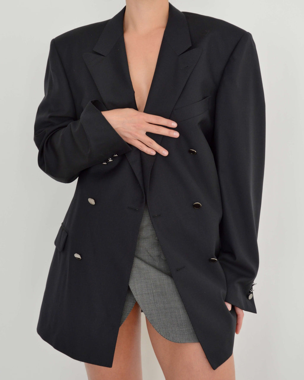 Chaqueta cruzada negra con botones plateados (L/XXL)