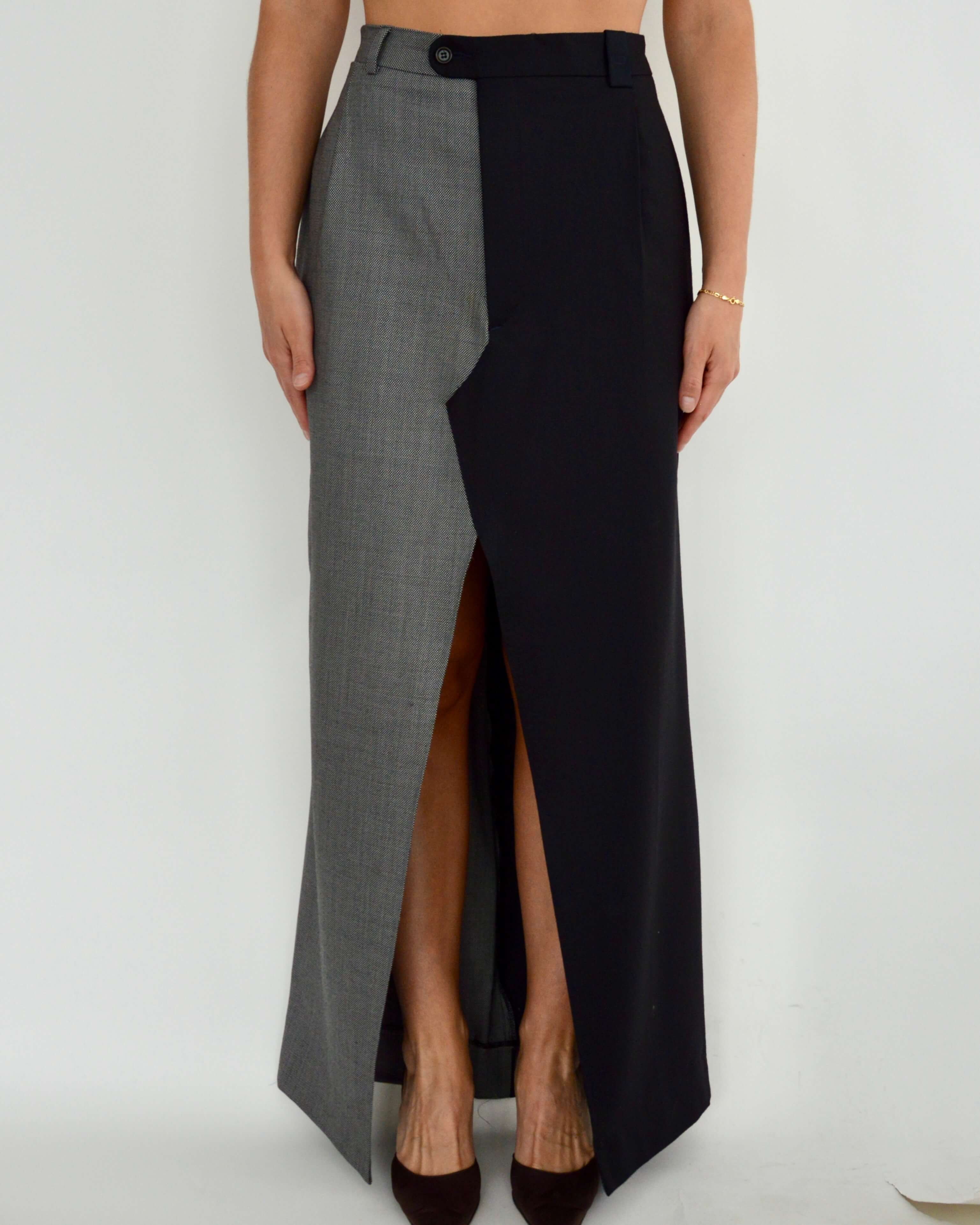 DUO Long Skirt - Dark on Top (S/M)