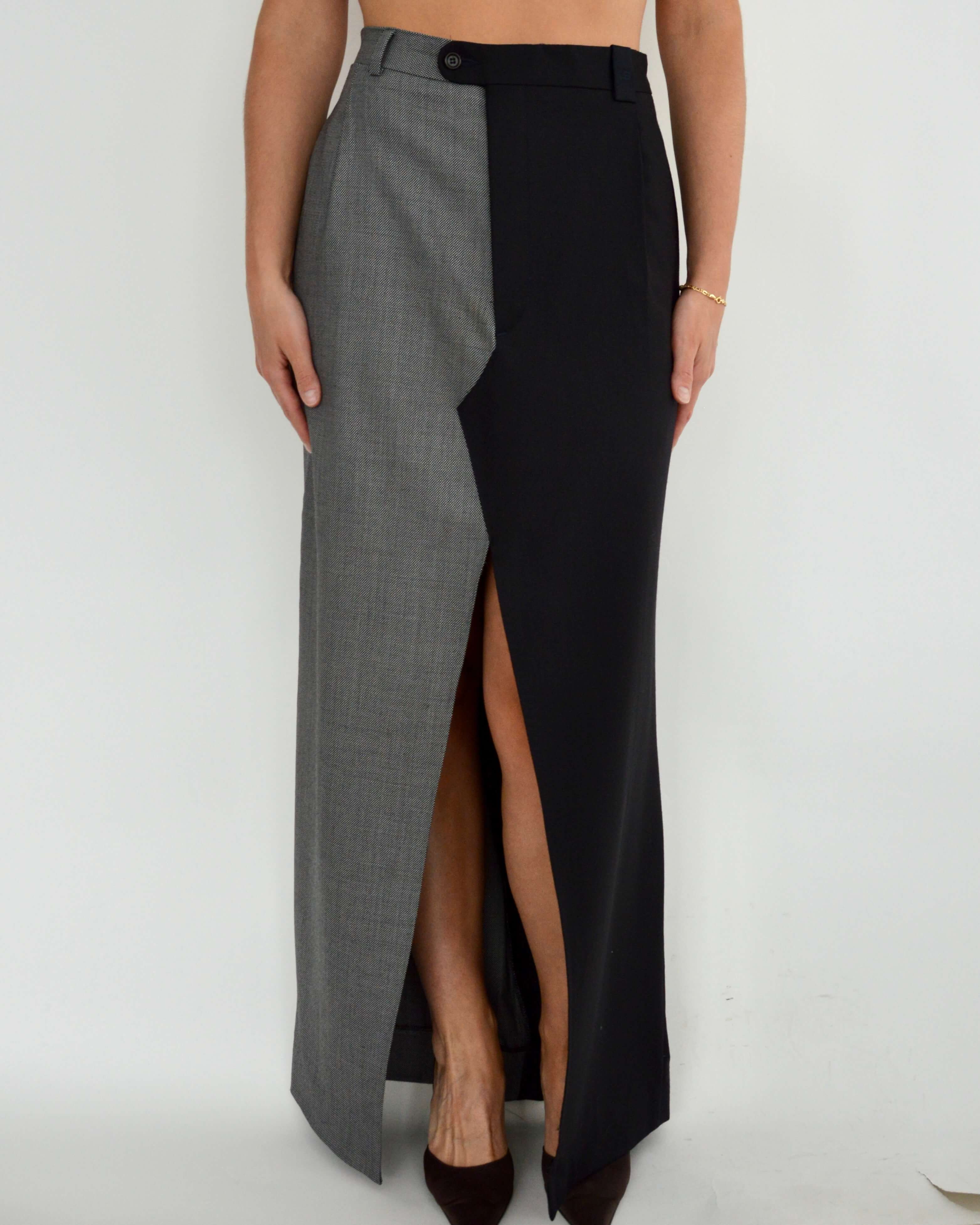 DUO Long Skirt - Dark on Top (S/M)