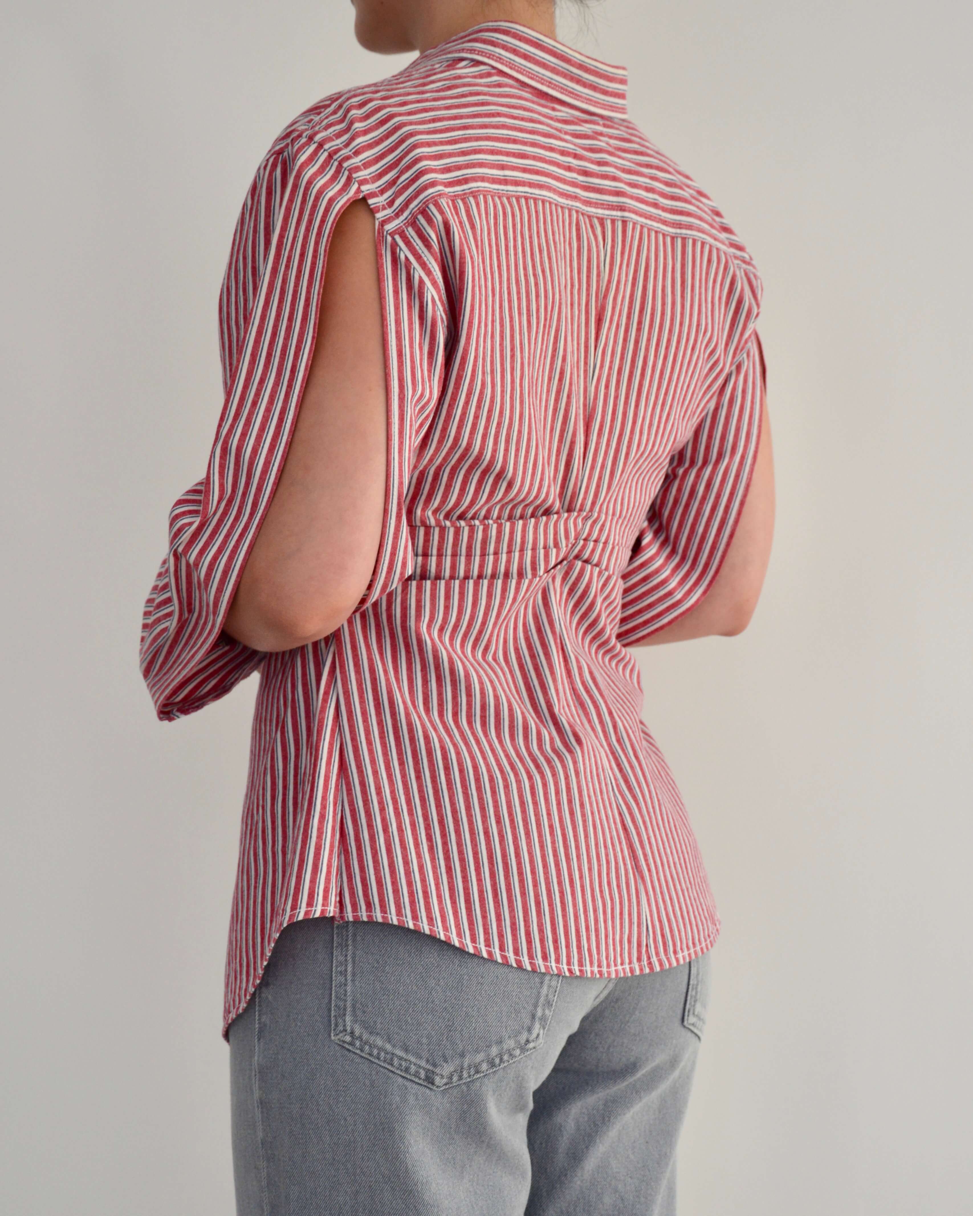 Chemise cintrée à rayures rouges (S/M)