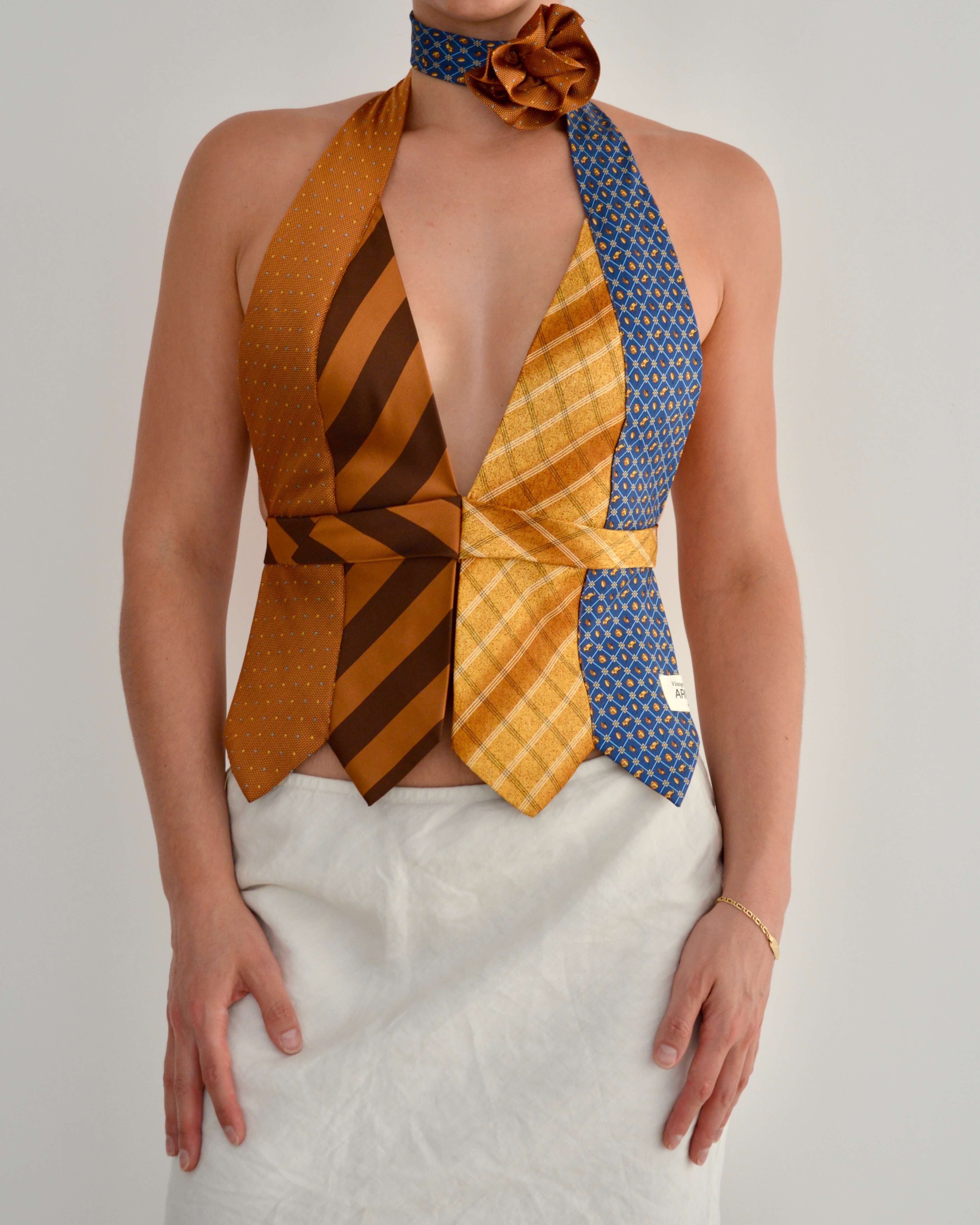 Haut à nouer et ras-de-cou fleuri - n° 22 (S/M)