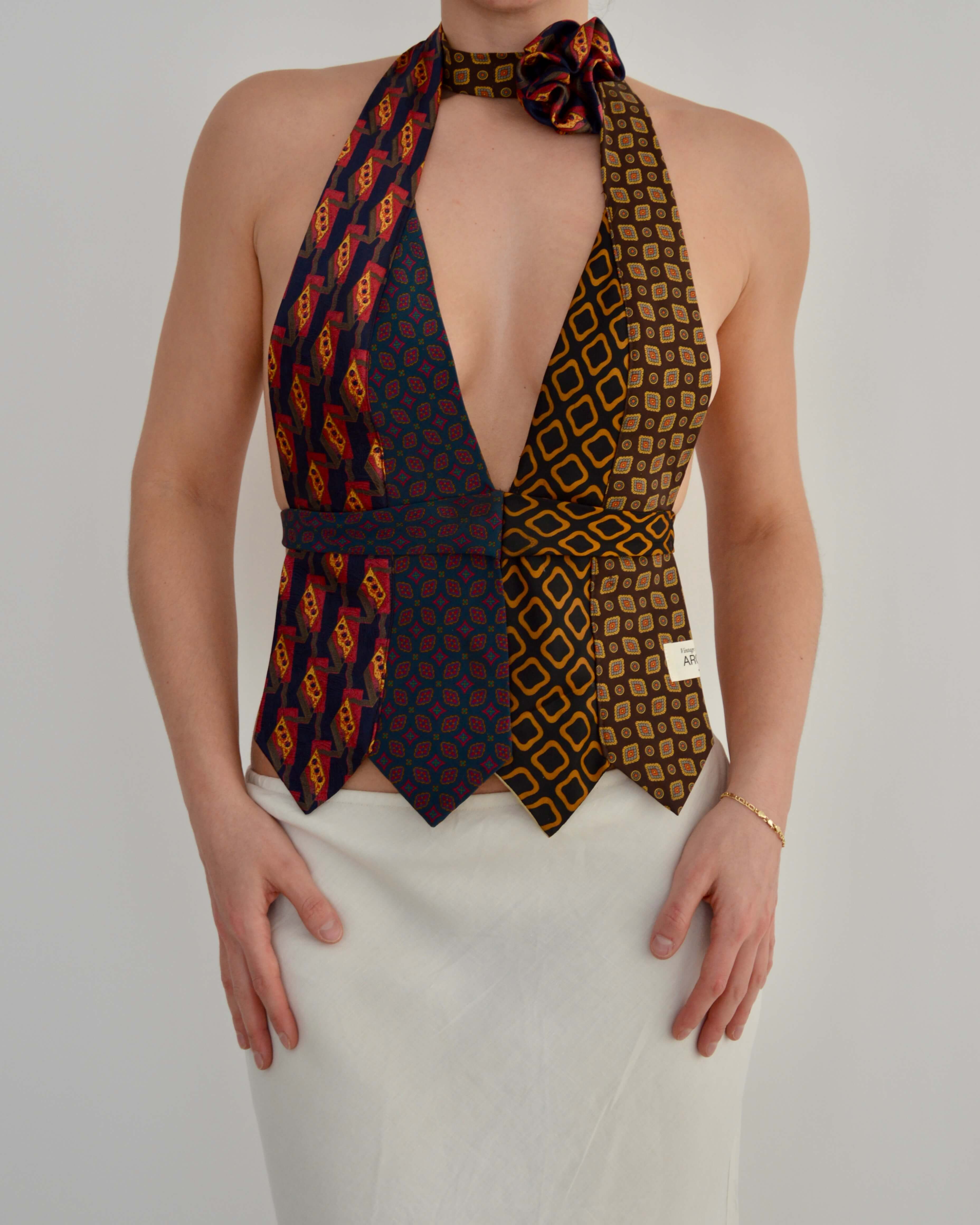 Haut à nouer et ras-de-cou fleuri - n° 28 (XS/S)