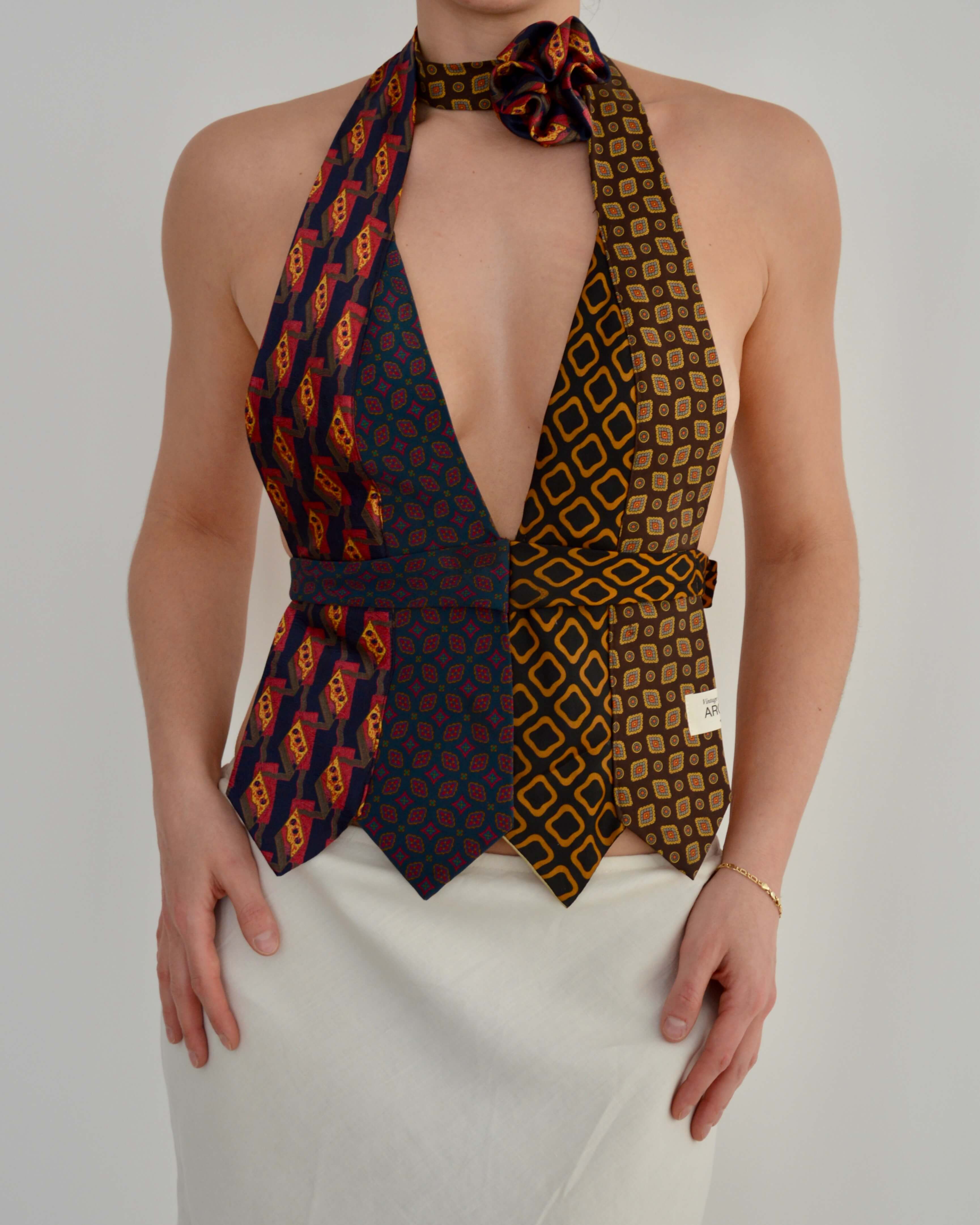 Haut à nouer et ras-de-cou fleuri - n° 28 (XS/S)