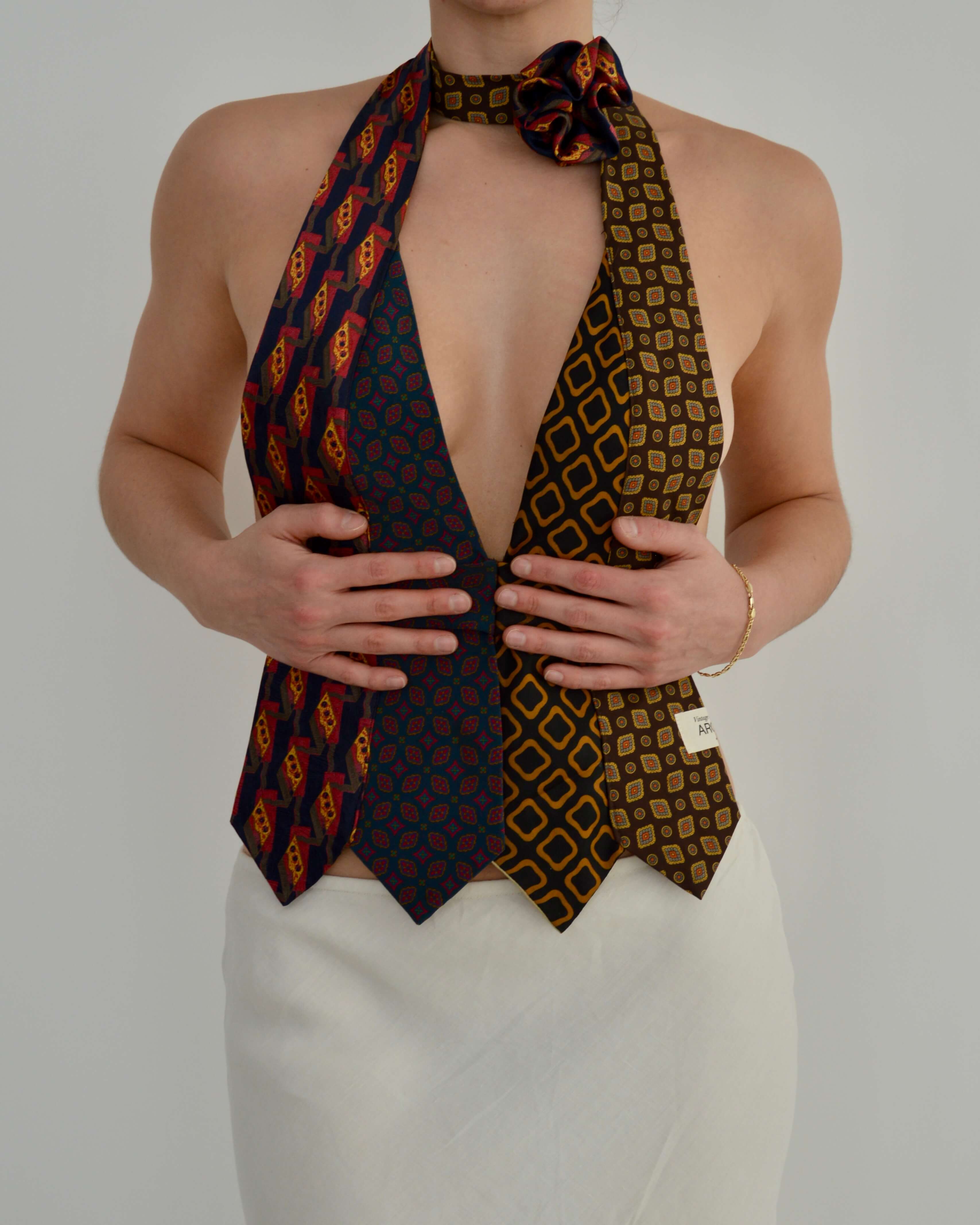 Haut à nouer et ras-de-cou fleuri - n° 28 (XS/S)