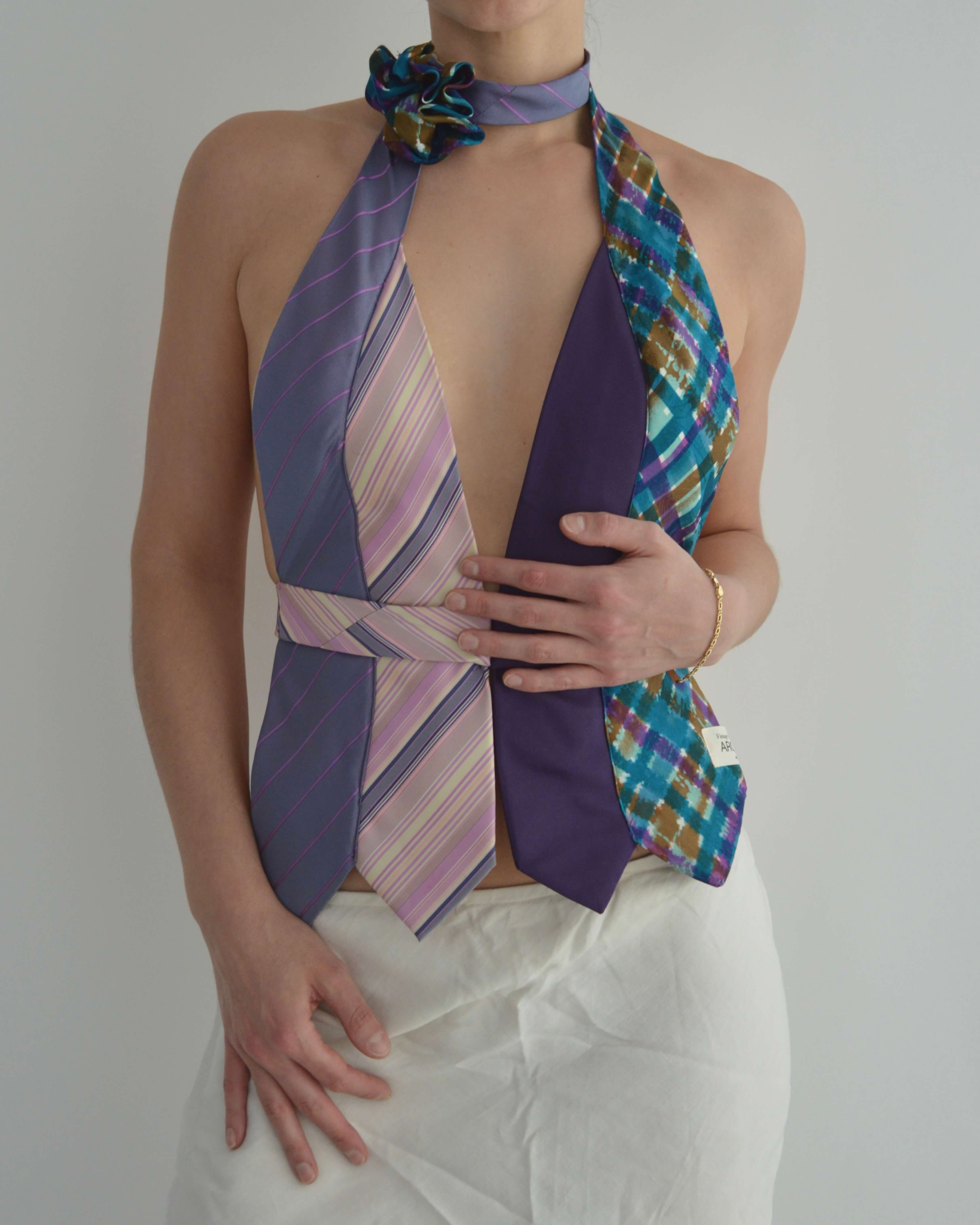 Haut à nouer et ras-de-cou fleuri - n° 35 (S/M)