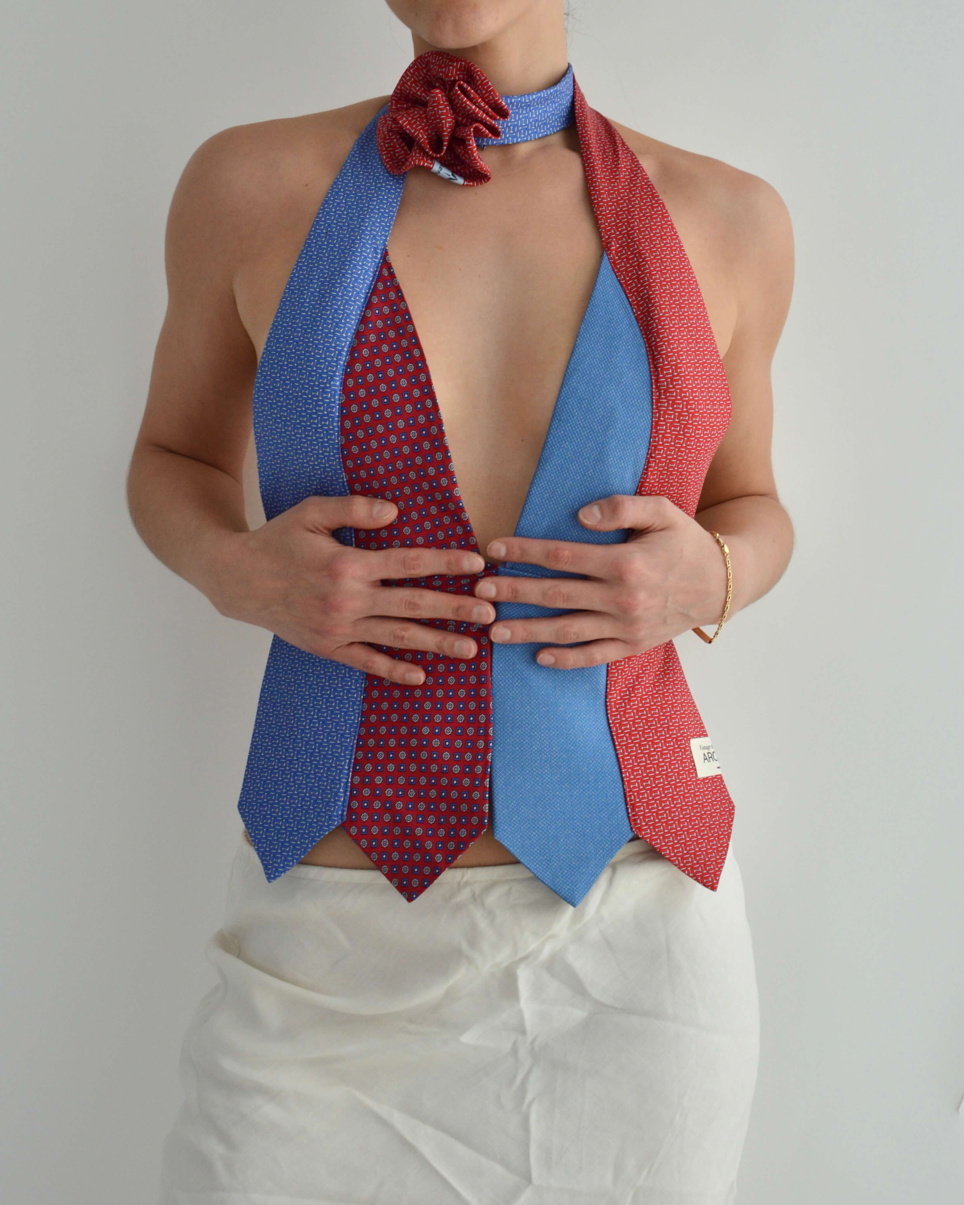 Haut à nouer et ras-de-cou fleuri - n° 36 (S/M)