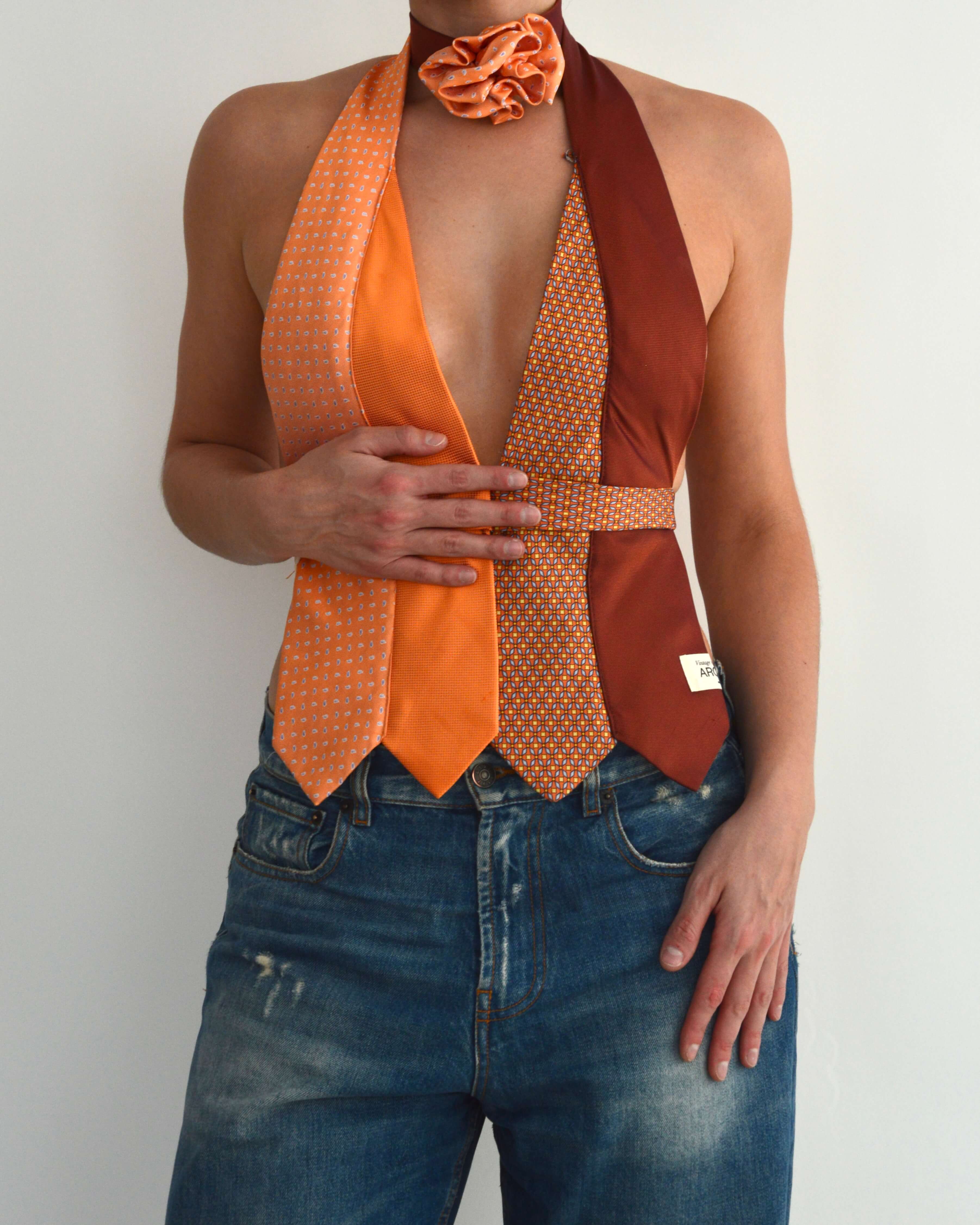 Haut à nouer et ras-de-cou fleuri - n° 40 (XS)