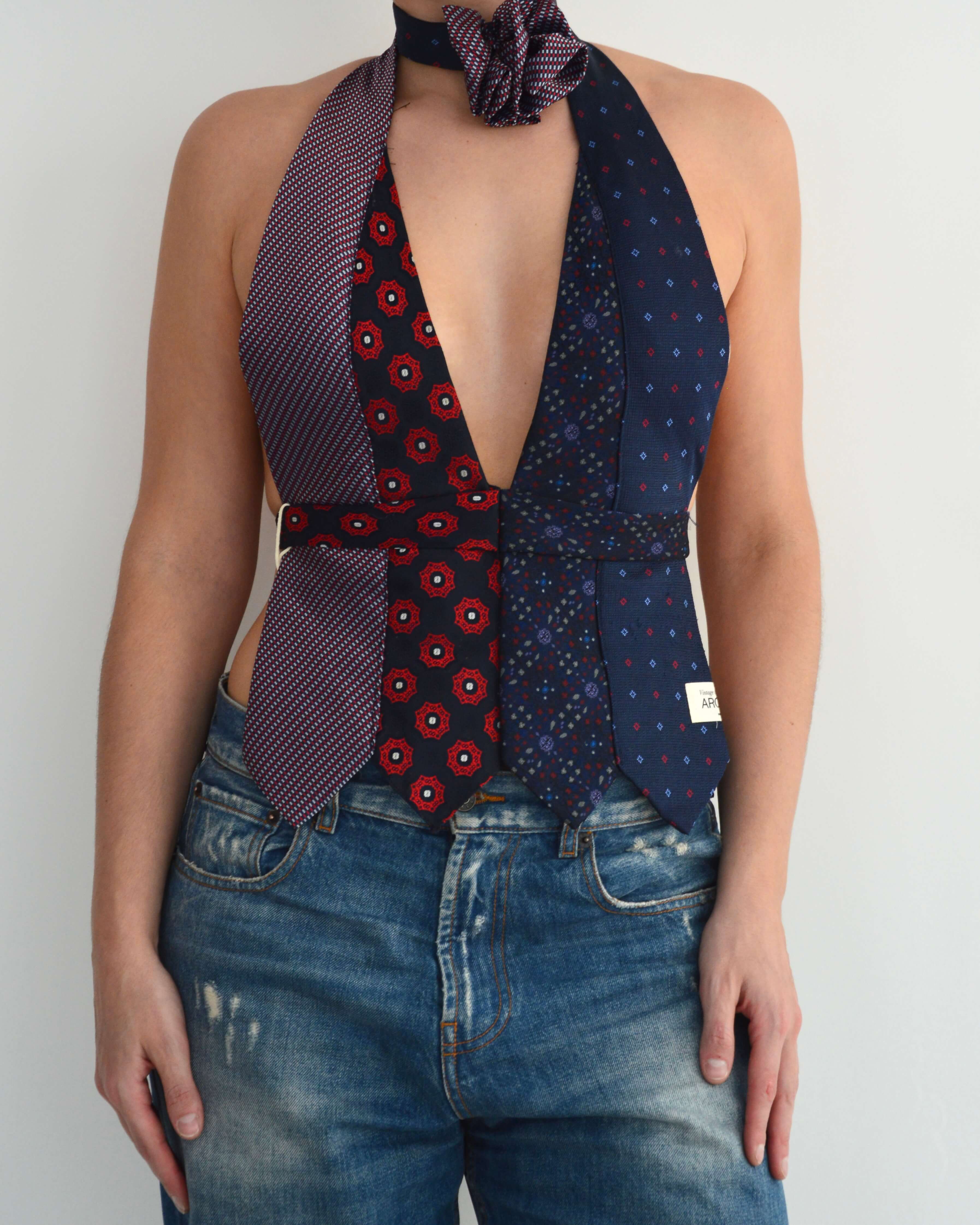 Haut à nouer et ras-de-cou fleuri - n° 40 (XS)