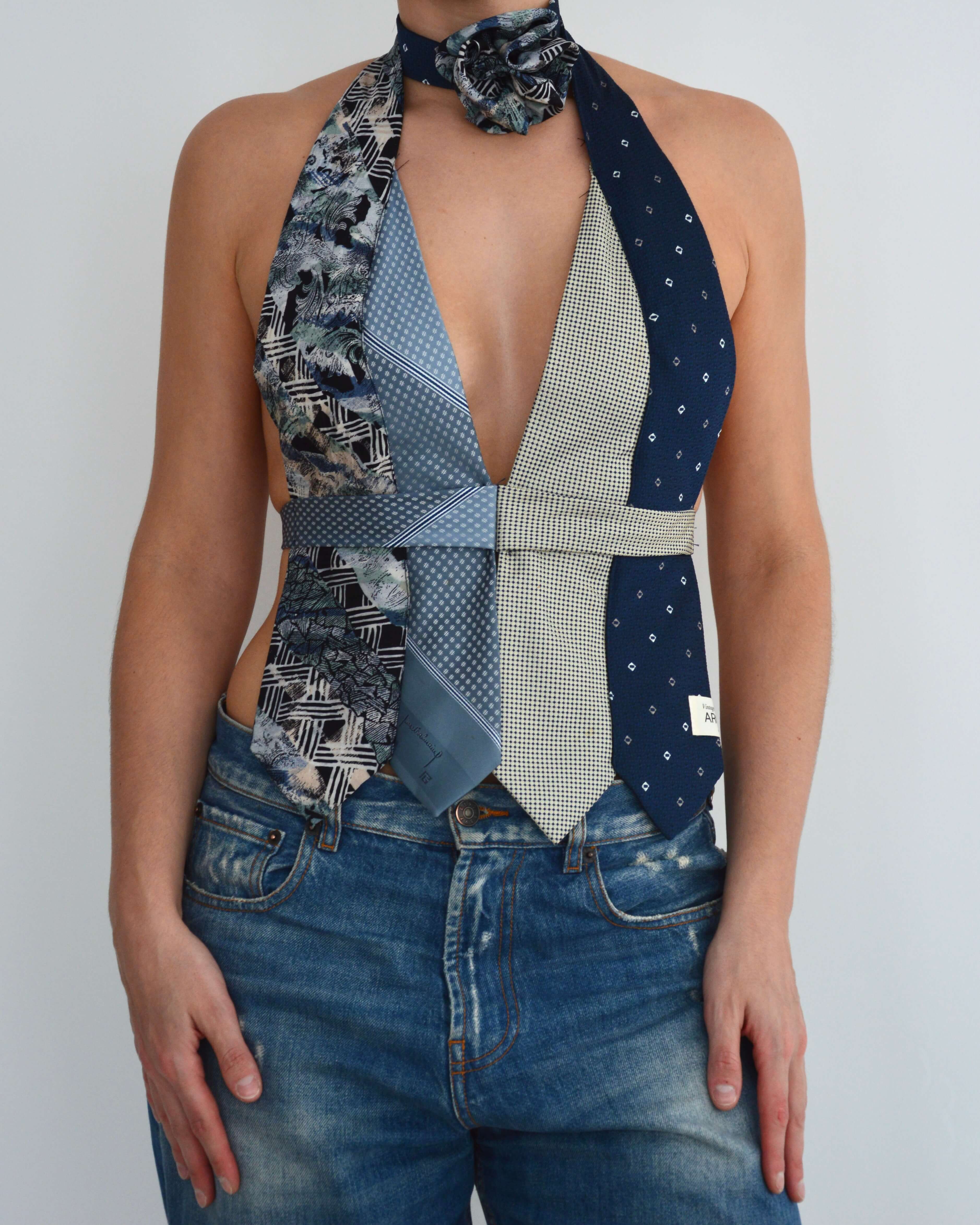 Haut à nouer et ras-de-cou fleuri - n° 40 (XS)