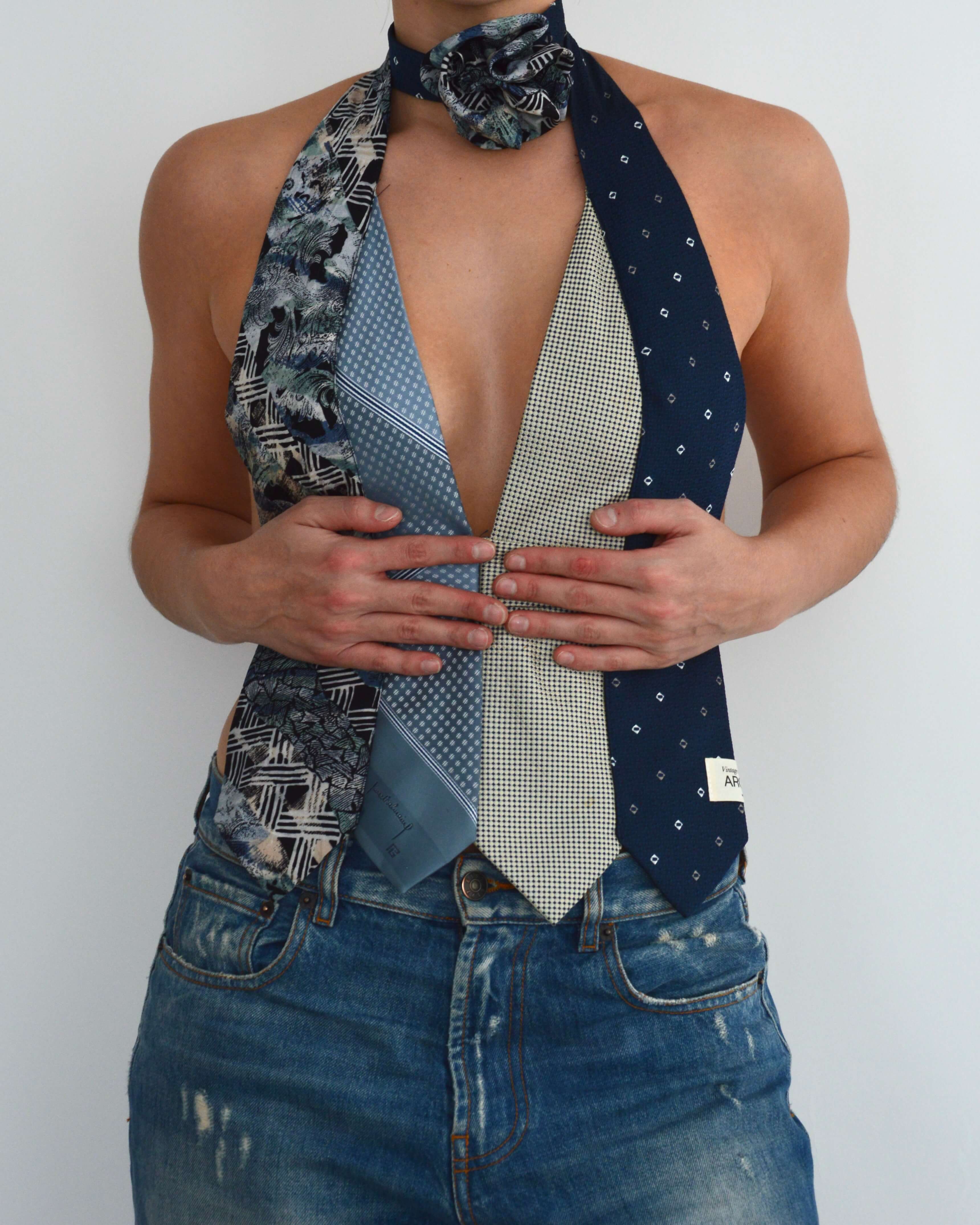 Haut à nouer et ras-de-cou fleuri - n° 40 (XS)