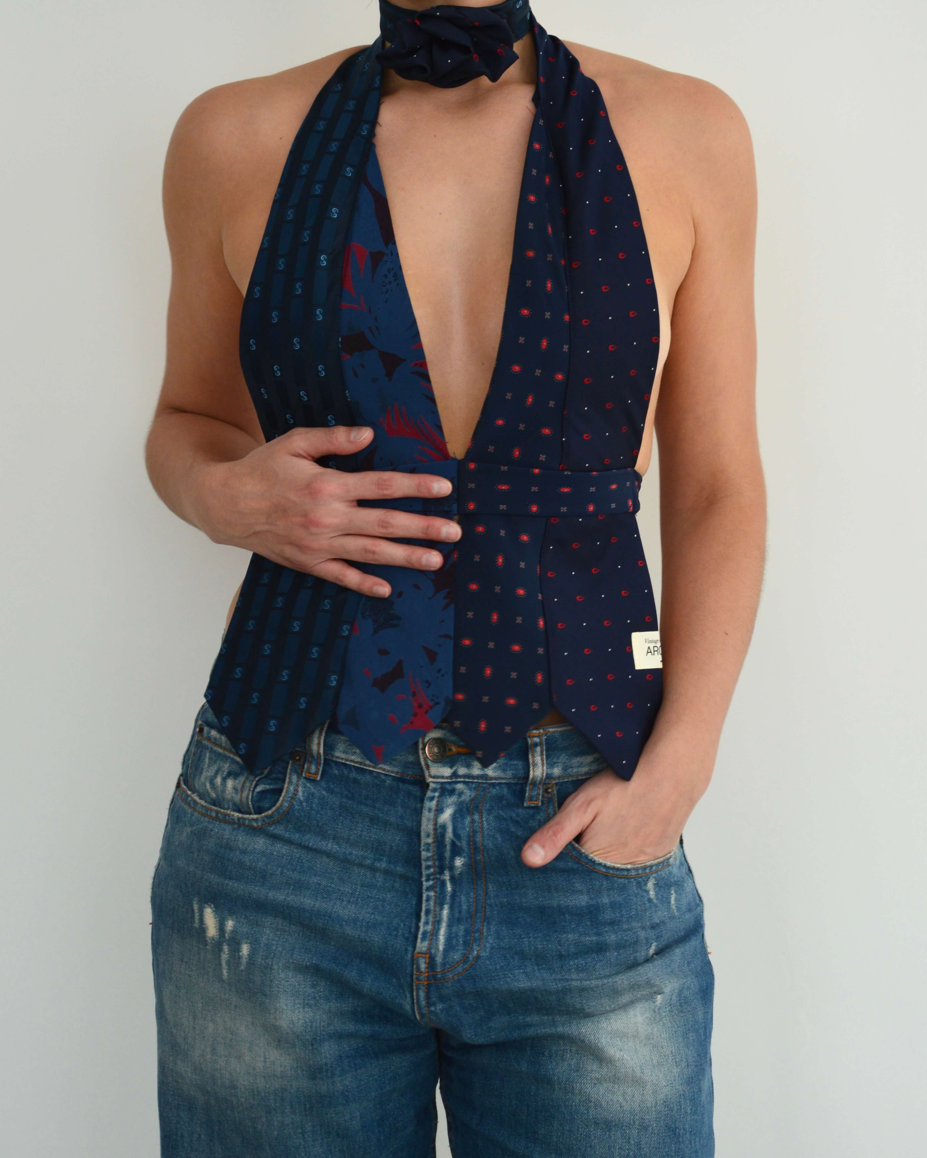 Haut à nouer et ras-de-cou fleuri - n° 40 (XS)