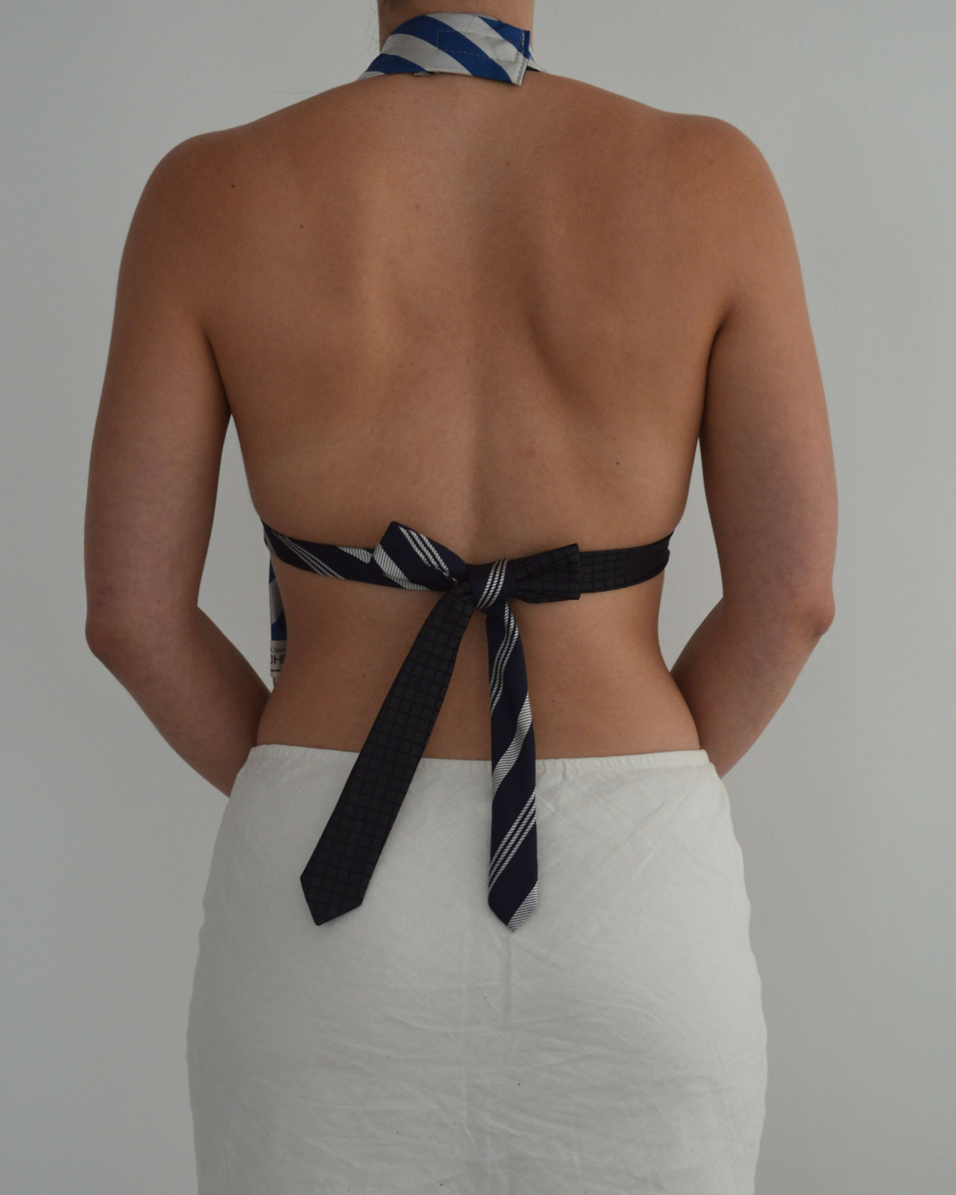 Top con lazo - Negros y líneas (talla pequeña/mediana)