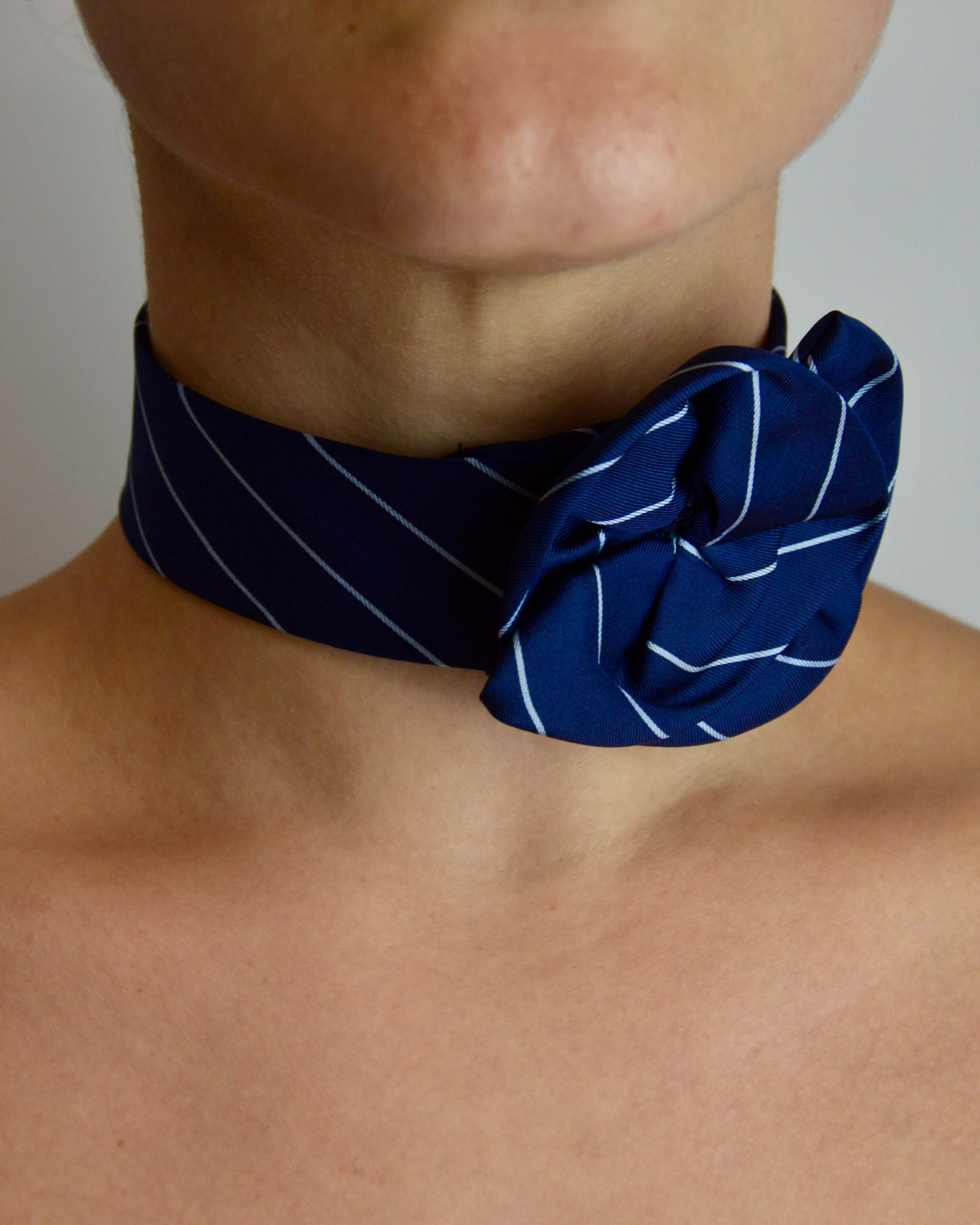 Flower Choker - Navy Soft