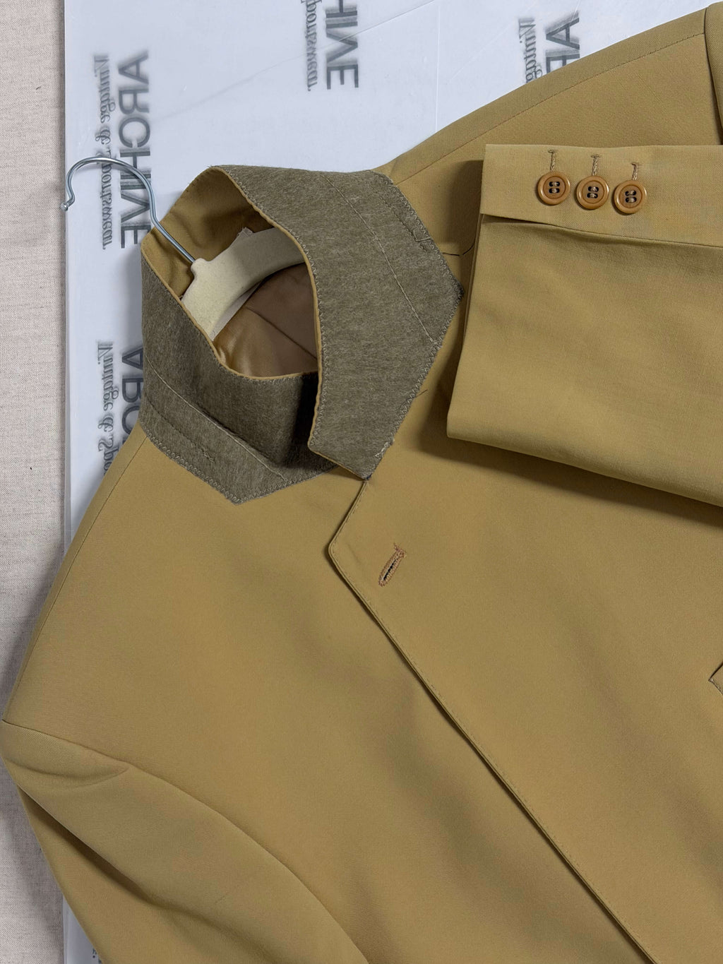 Tied-up Blazer - Golden (L)