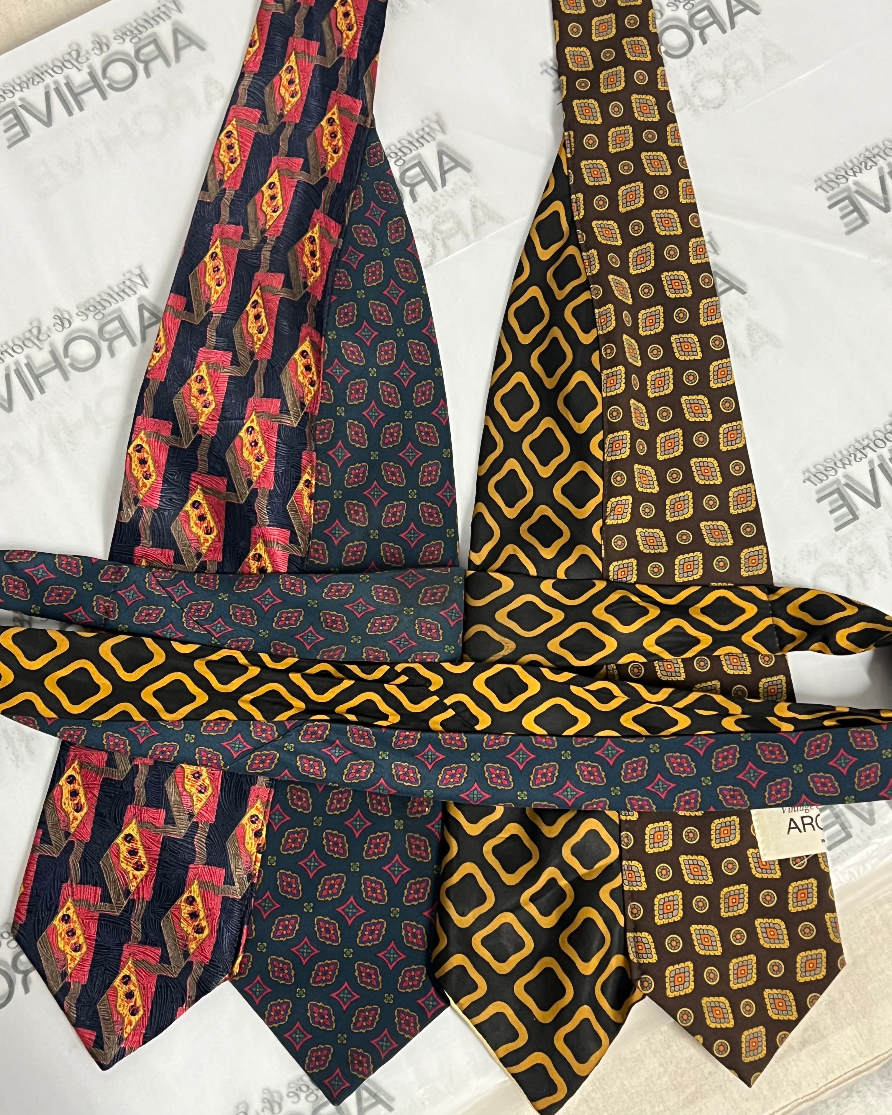 Haut à nouer et ras-de-cou fleuri - n° 28 (XS/S)