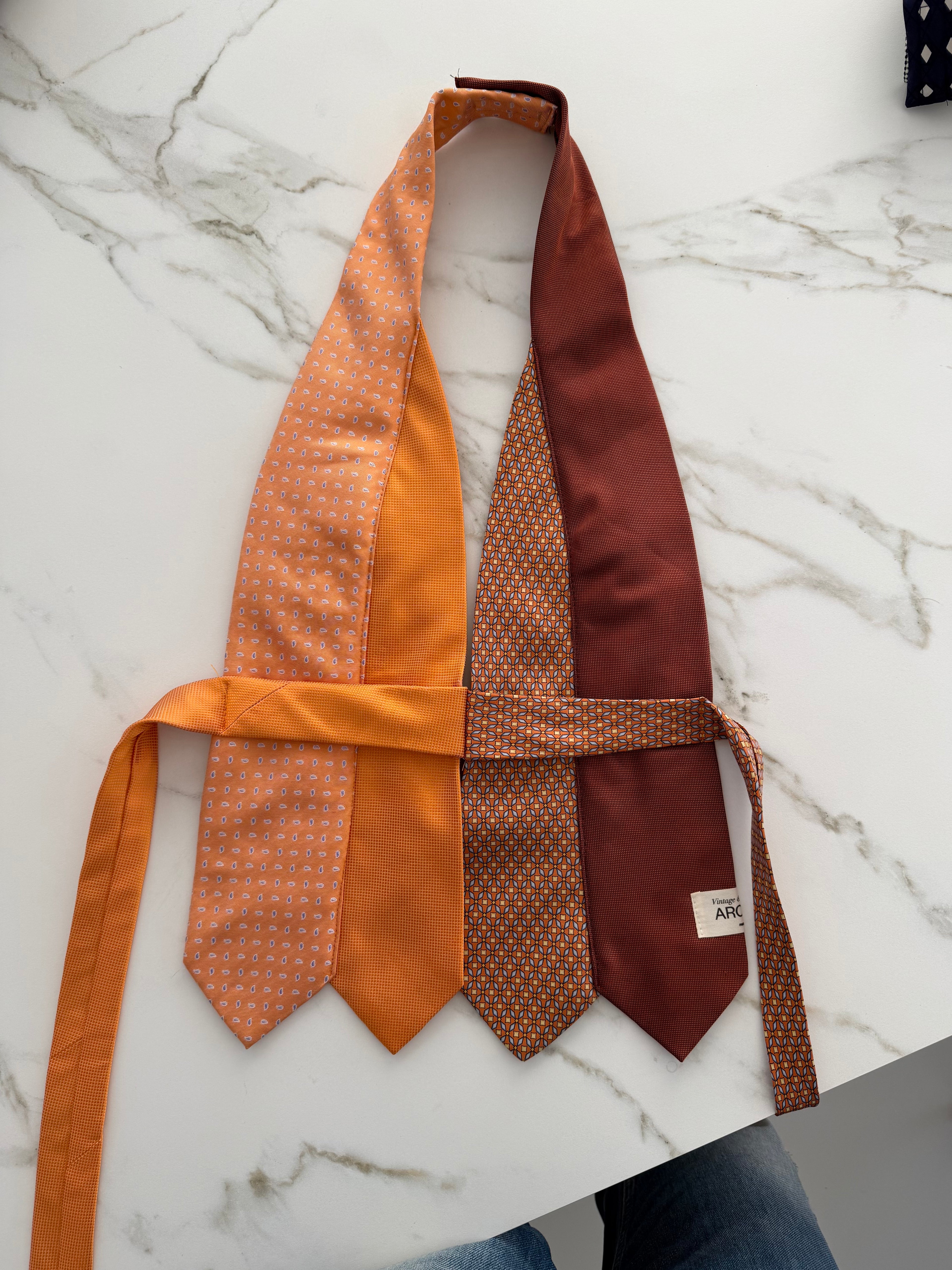 Haut à nouer et ras-de-cou fleuri - n° 40 (XS)