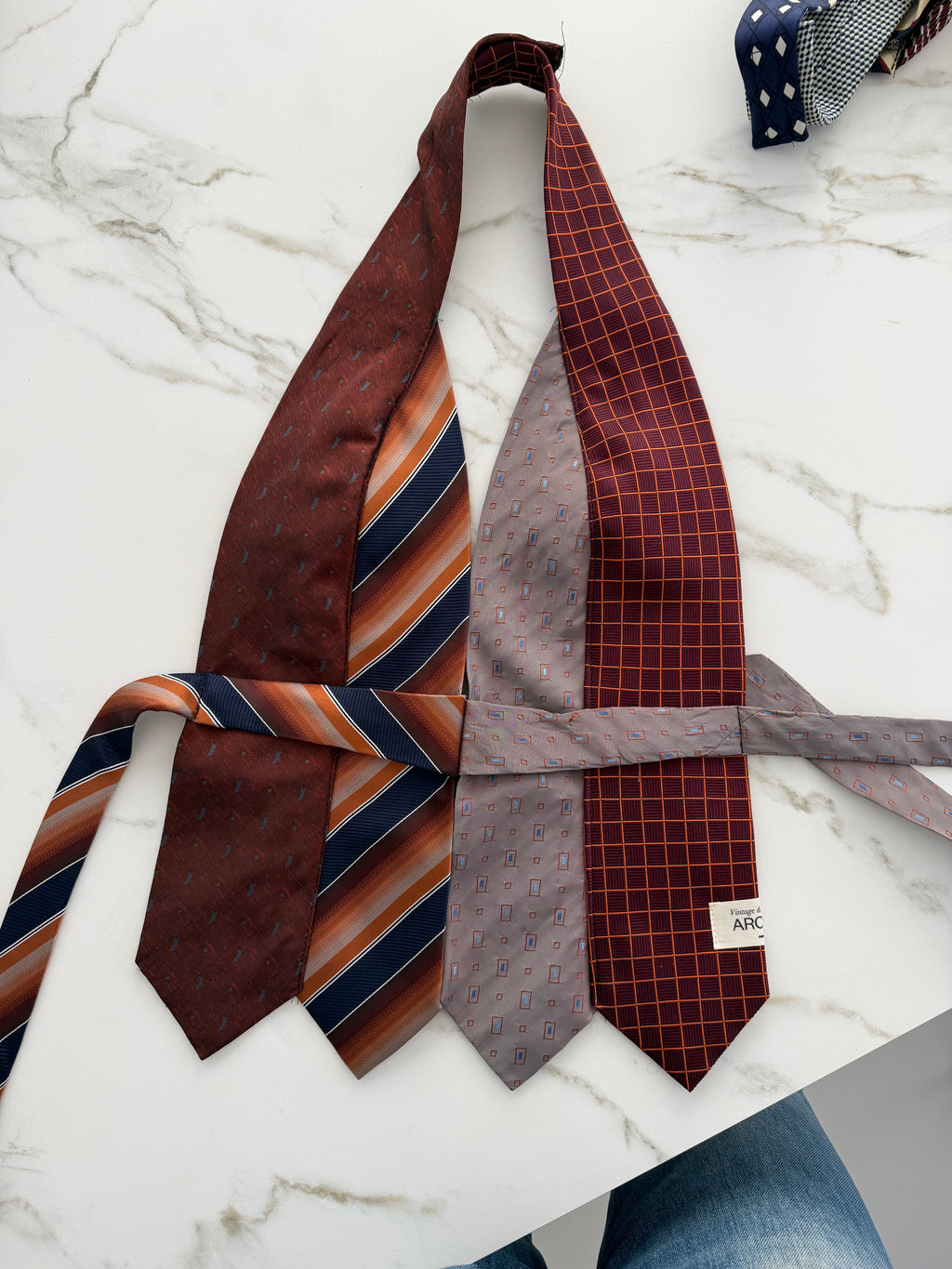 Tie Top - Blauw en rood (kleine maat)