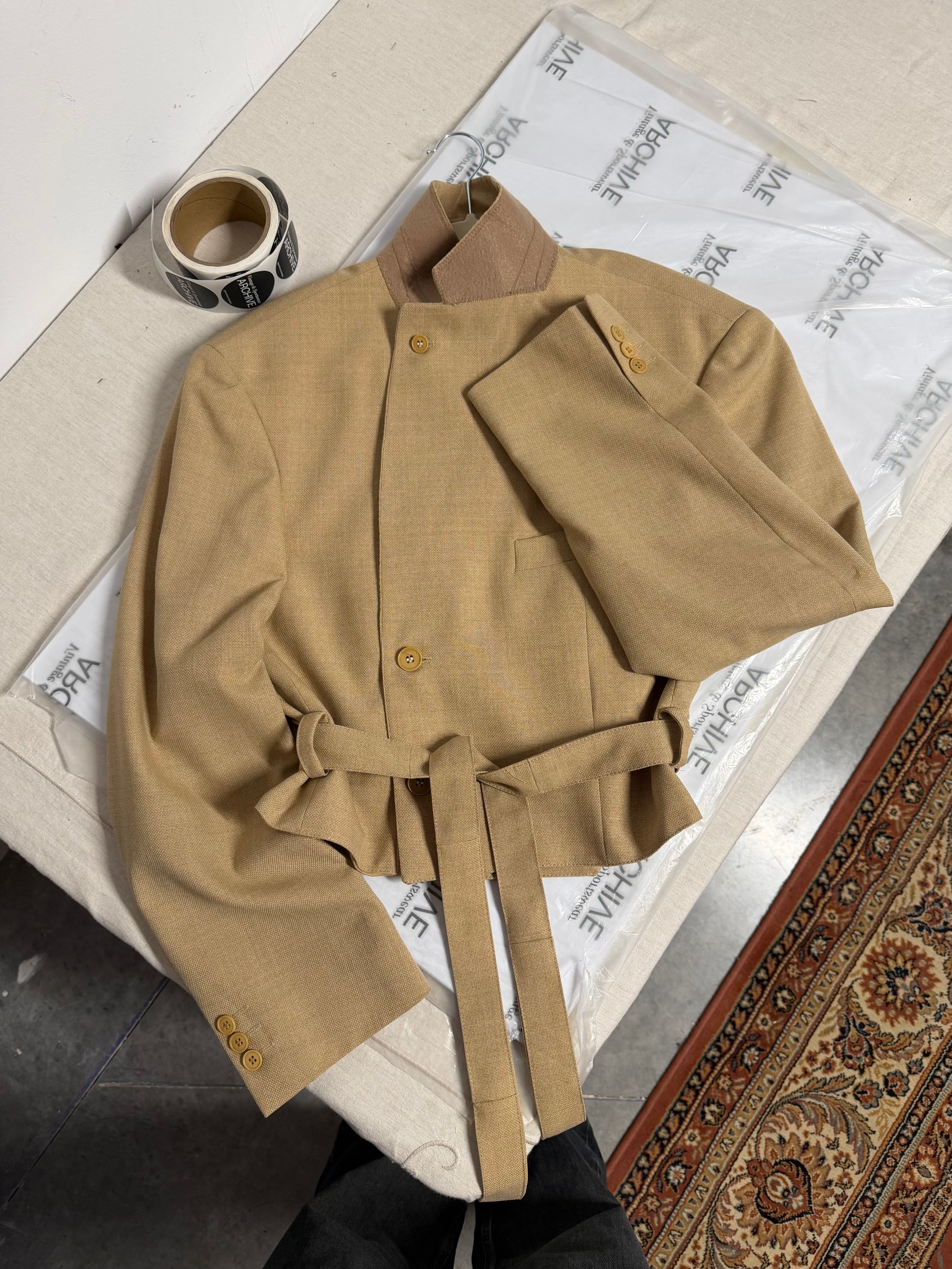 Tied-up Blazer - Cream (M - L)