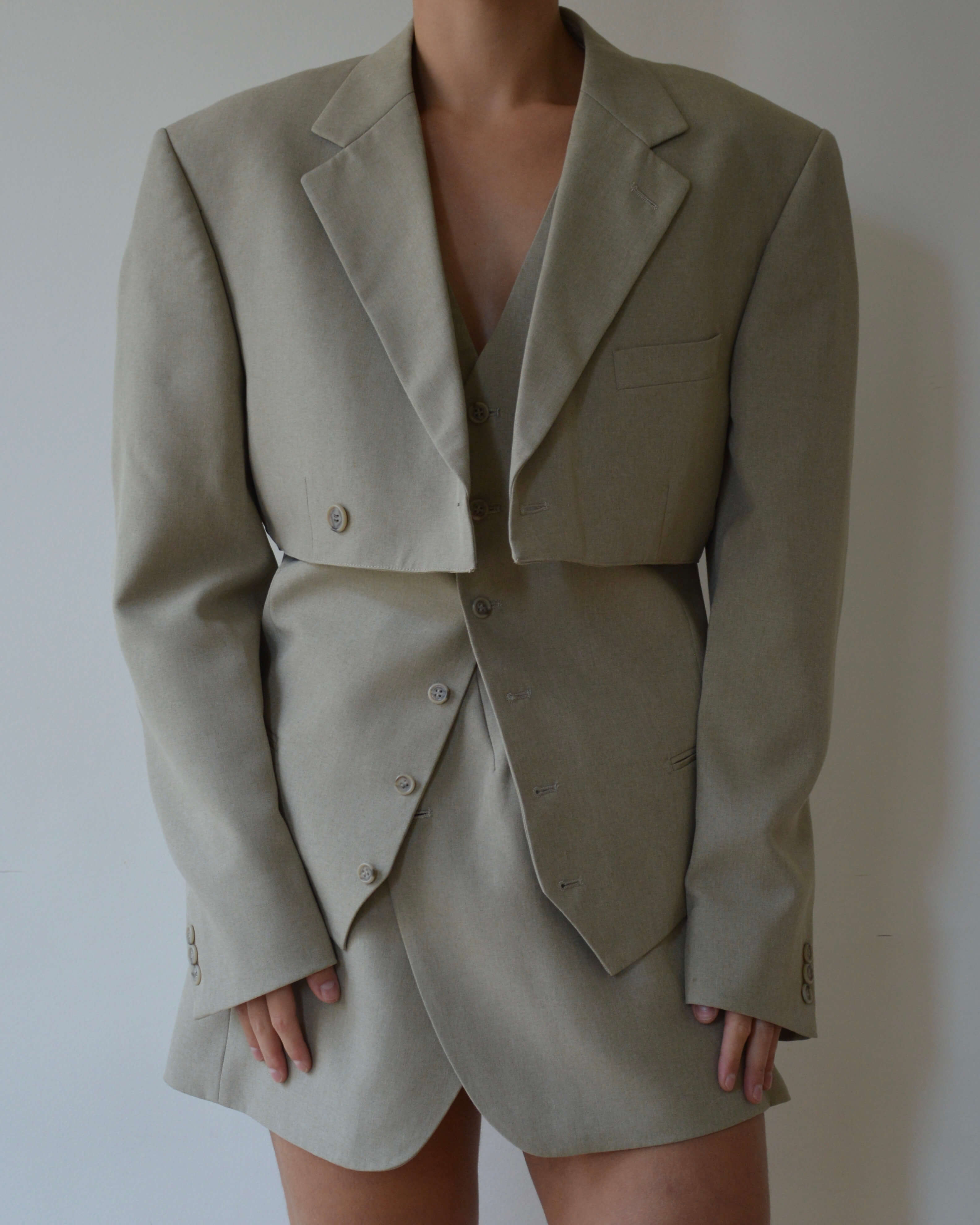 Conjunto vegano con chaleco - beige claro (M/L)