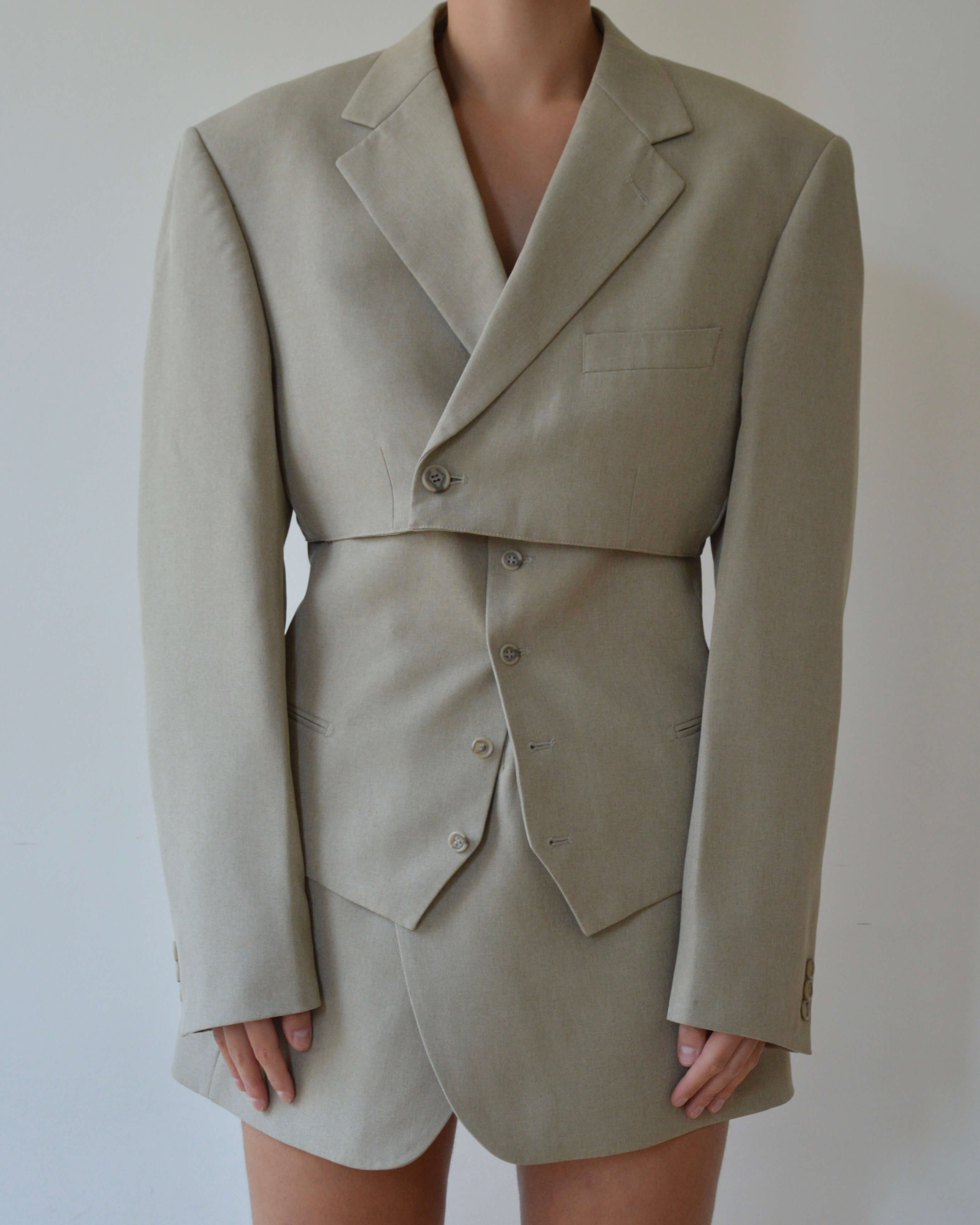 Conjunto vegano con chaleco - beige claro (M/L)