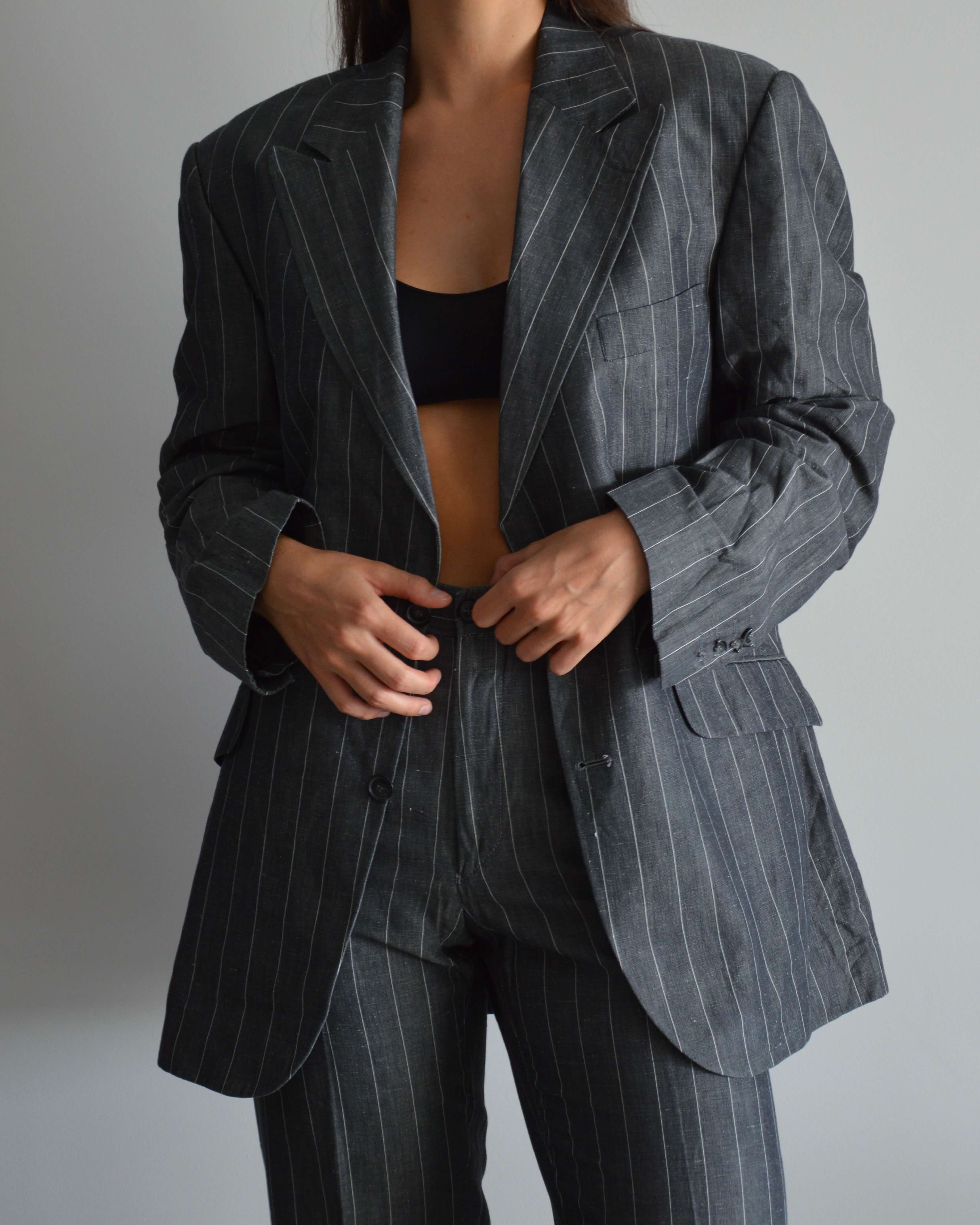 Traje de lino gris a rayas (XS/M)