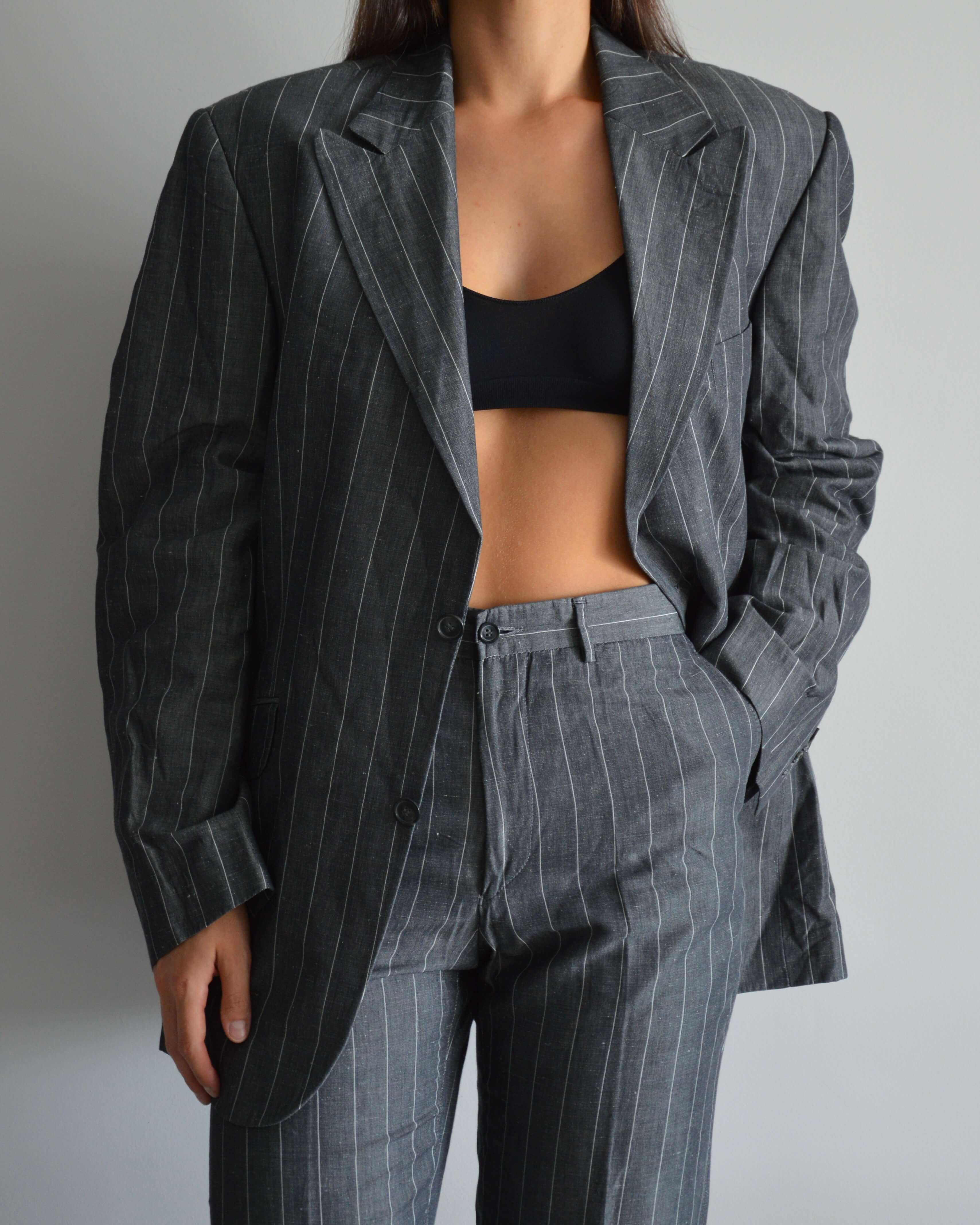 Traje de lino gris a rayas (XS/M)