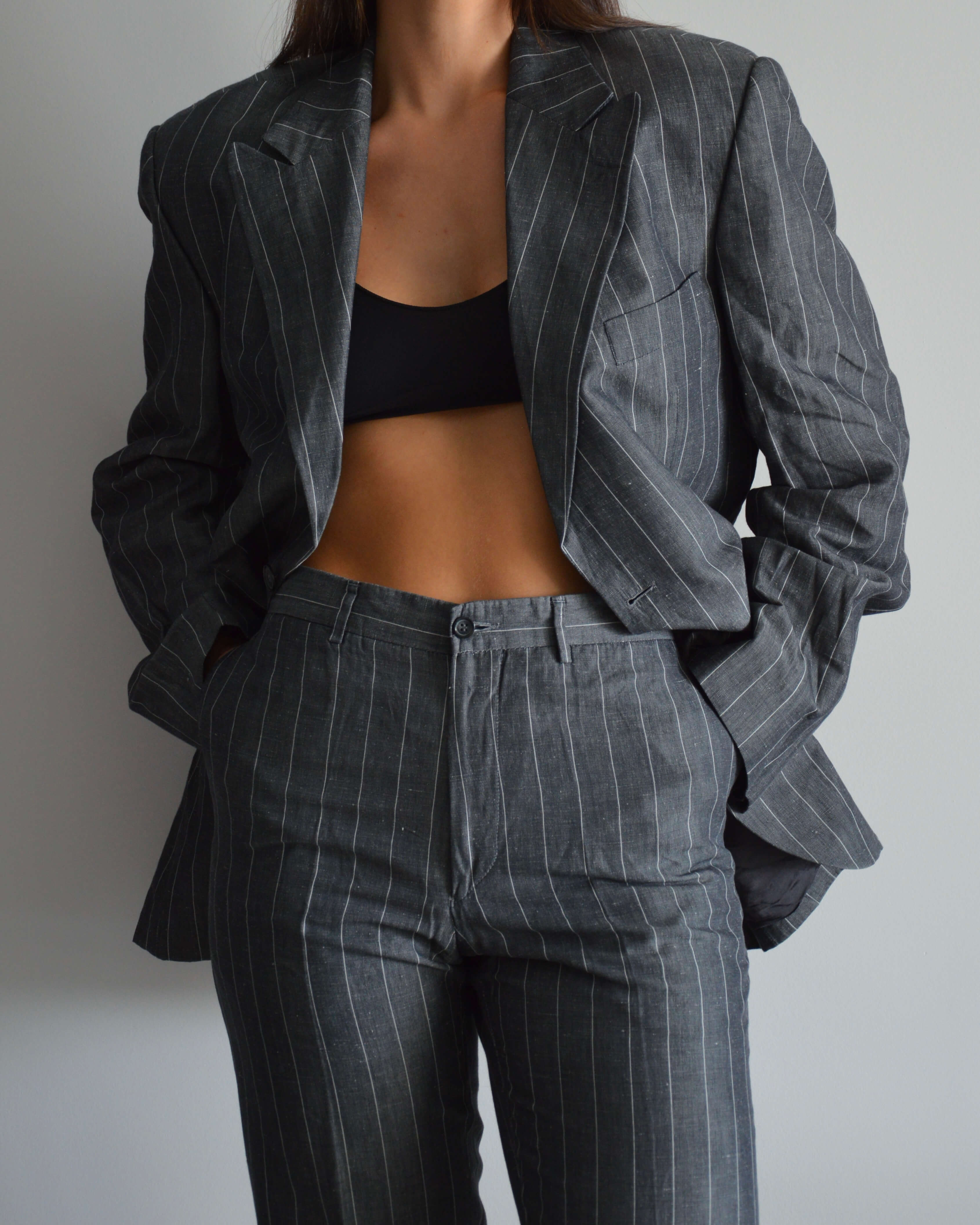 Traje de lino gris a rayas (XS/M)