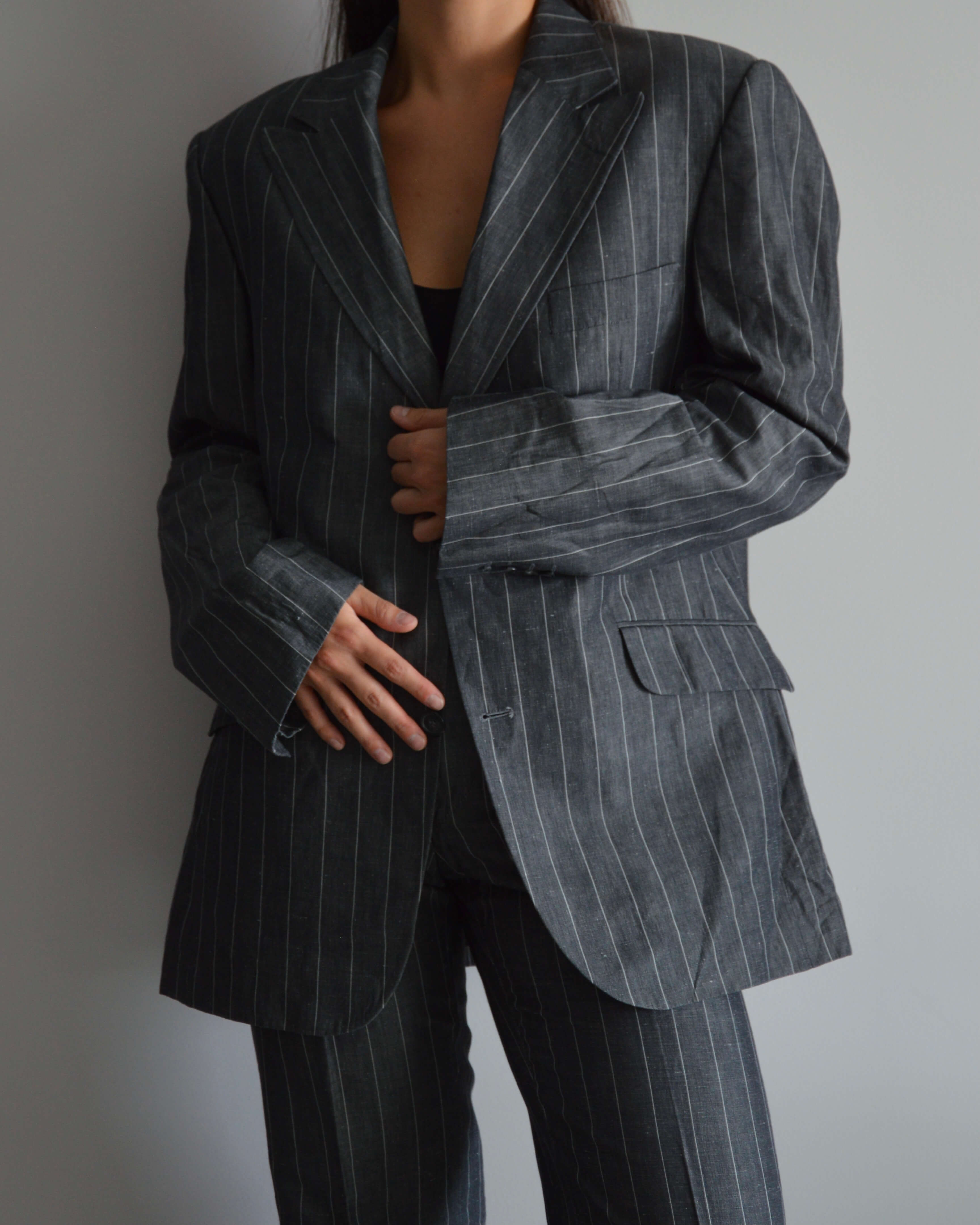 Traje de lino gris a rayas (XS/M)