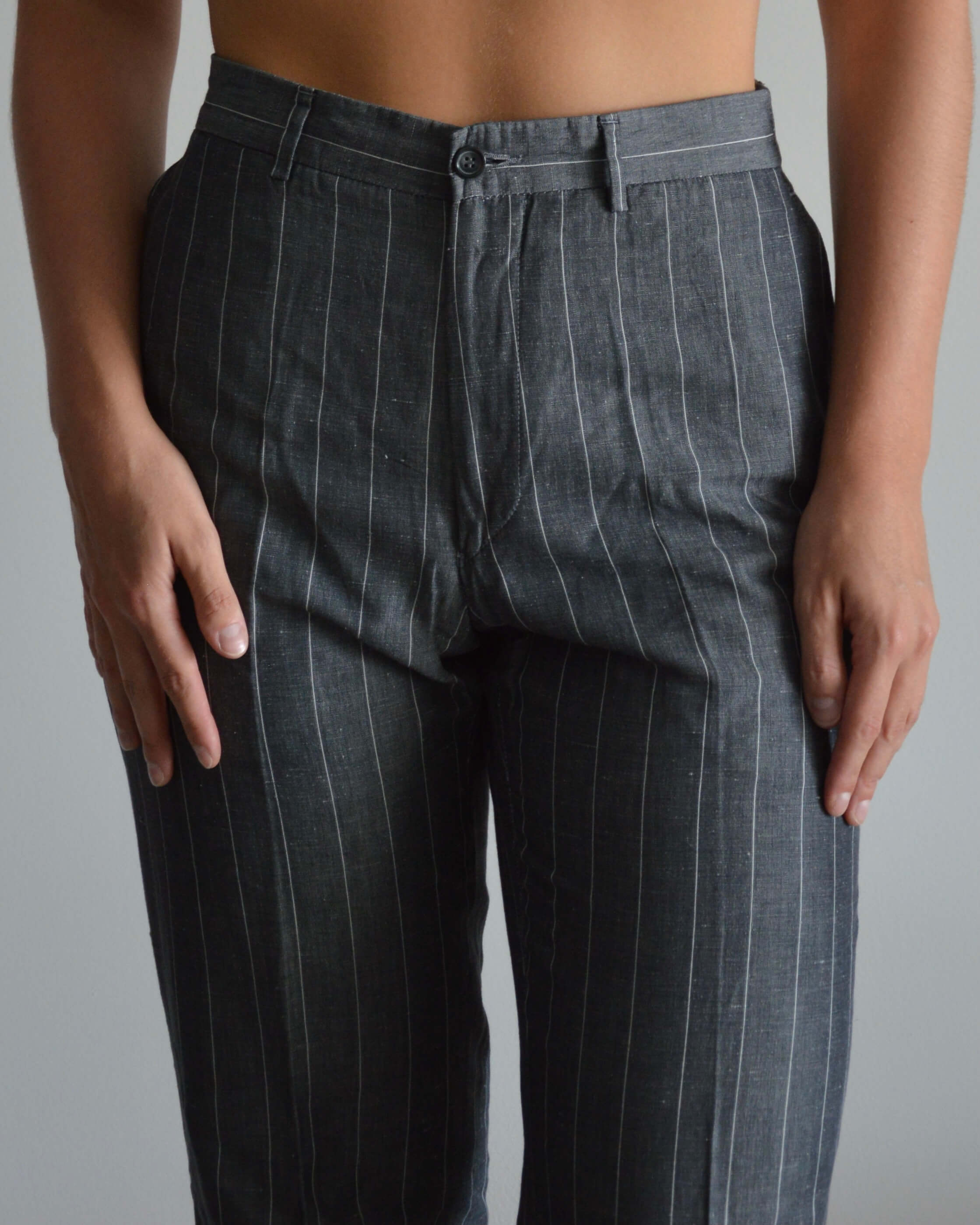 Traje de lino gris a rayas (XS/M)