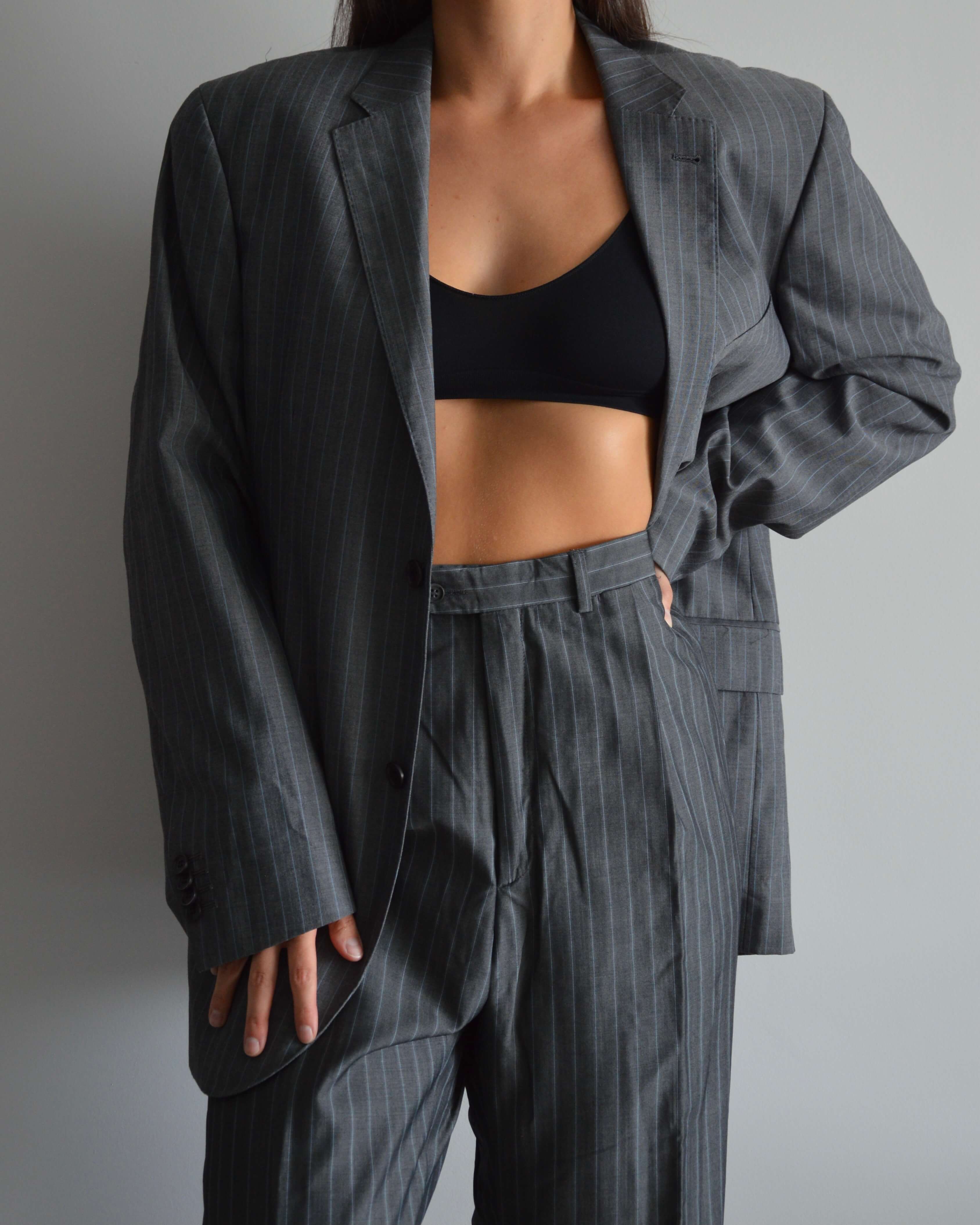 Suit - Perfect Stripes (M/XL)