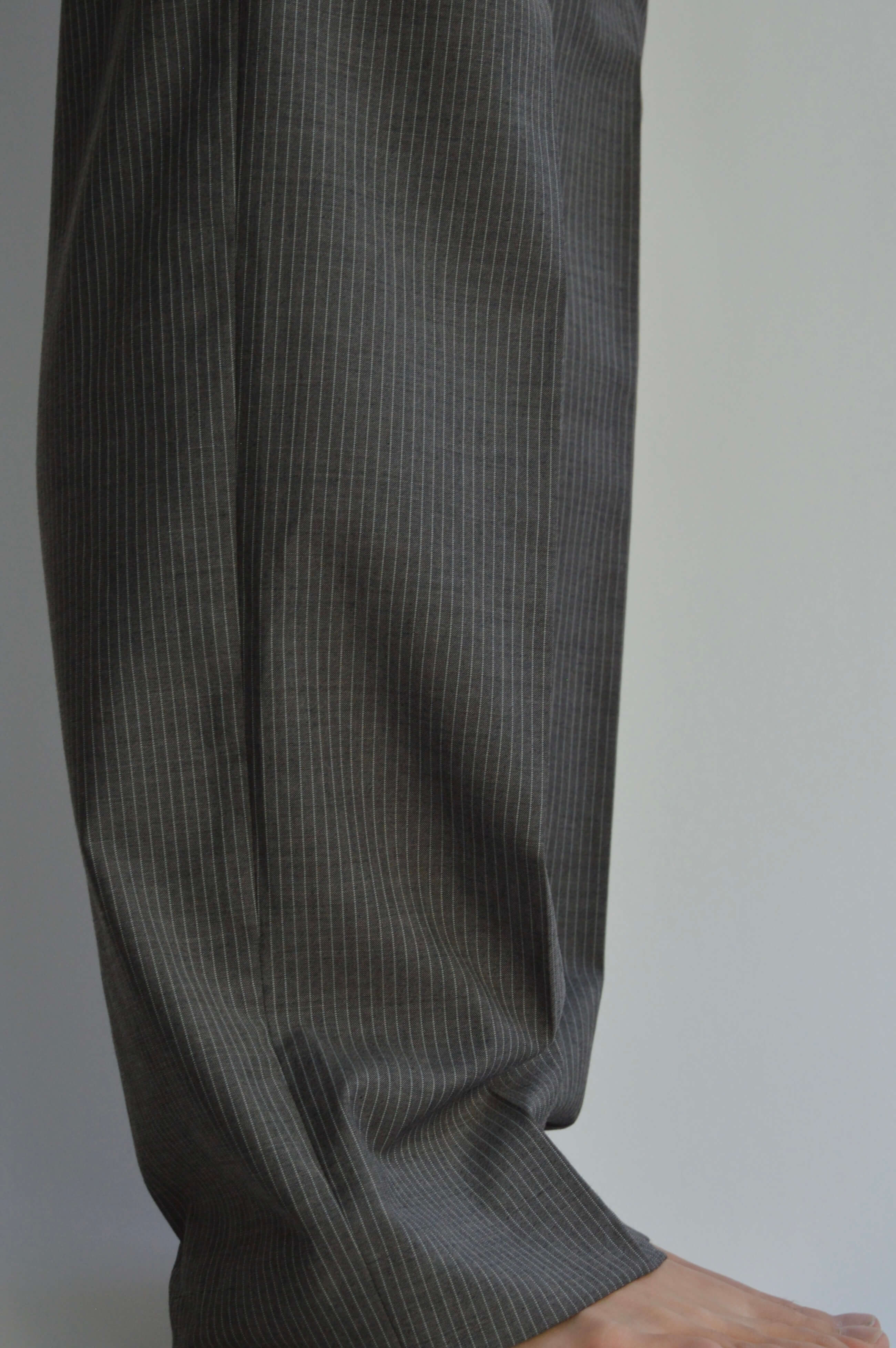 Suit - Gray White Lines (XS/M)