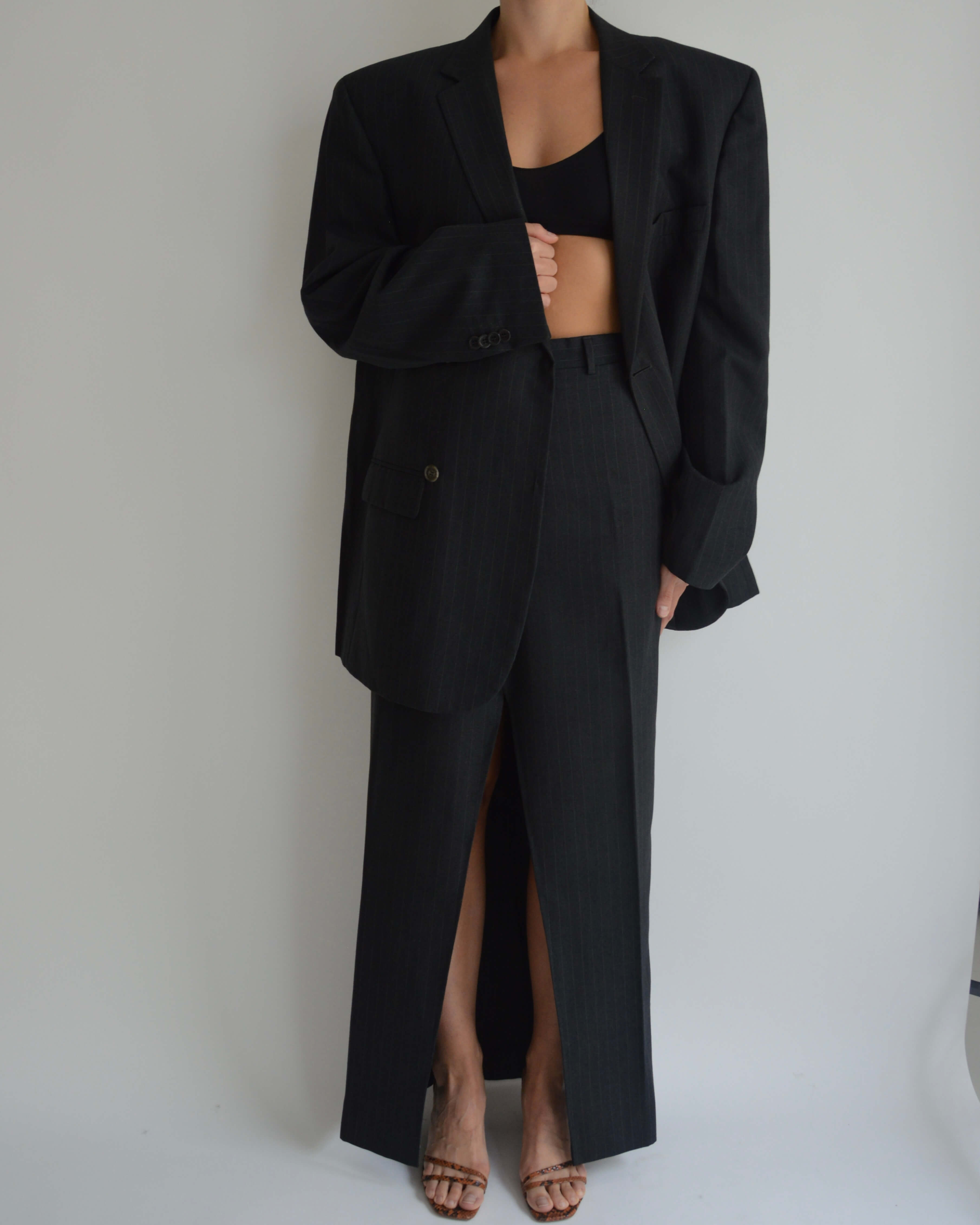 Traje de falda - Líneas blancas y negras (S/M)