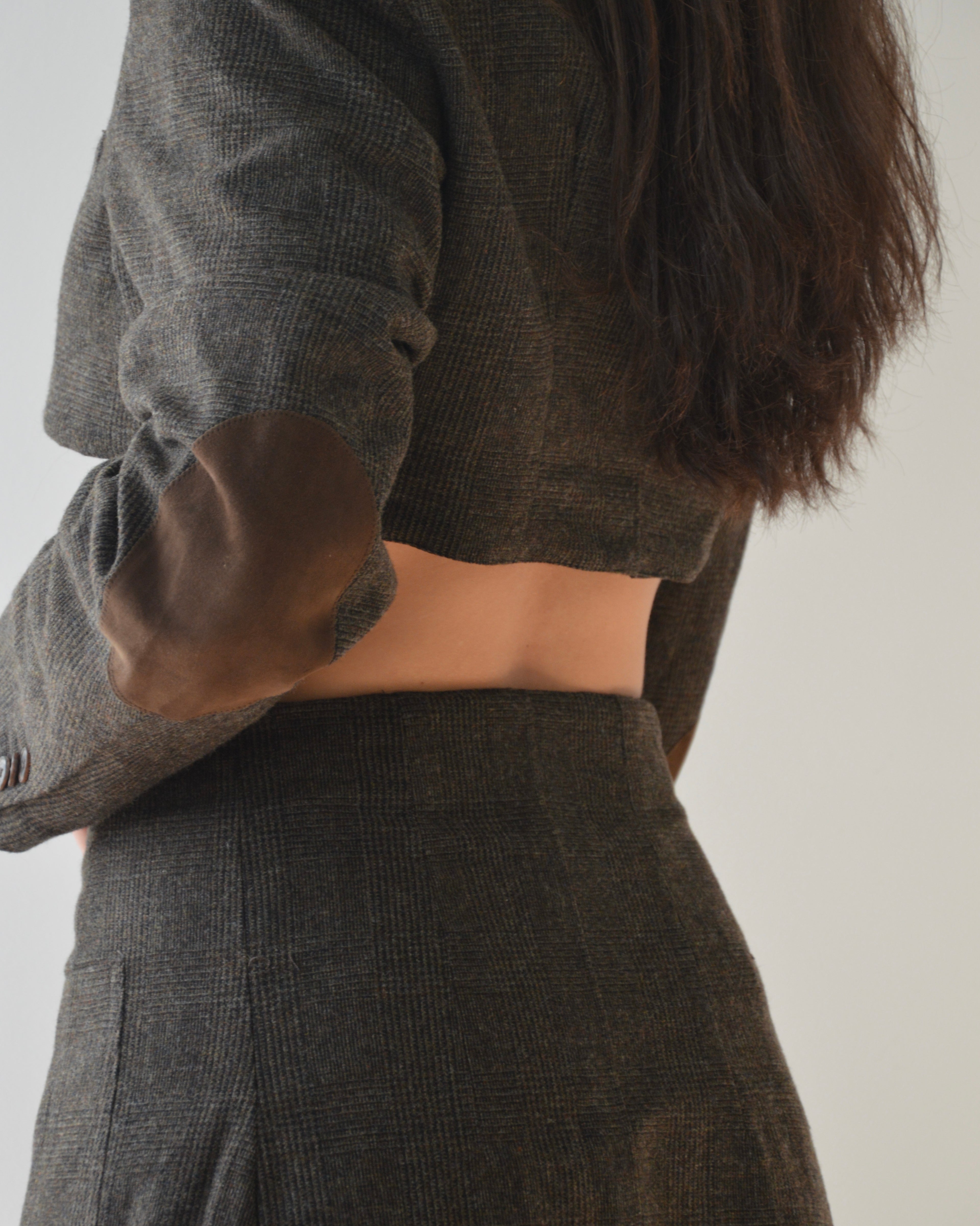 Blaset - sporty elbow detail