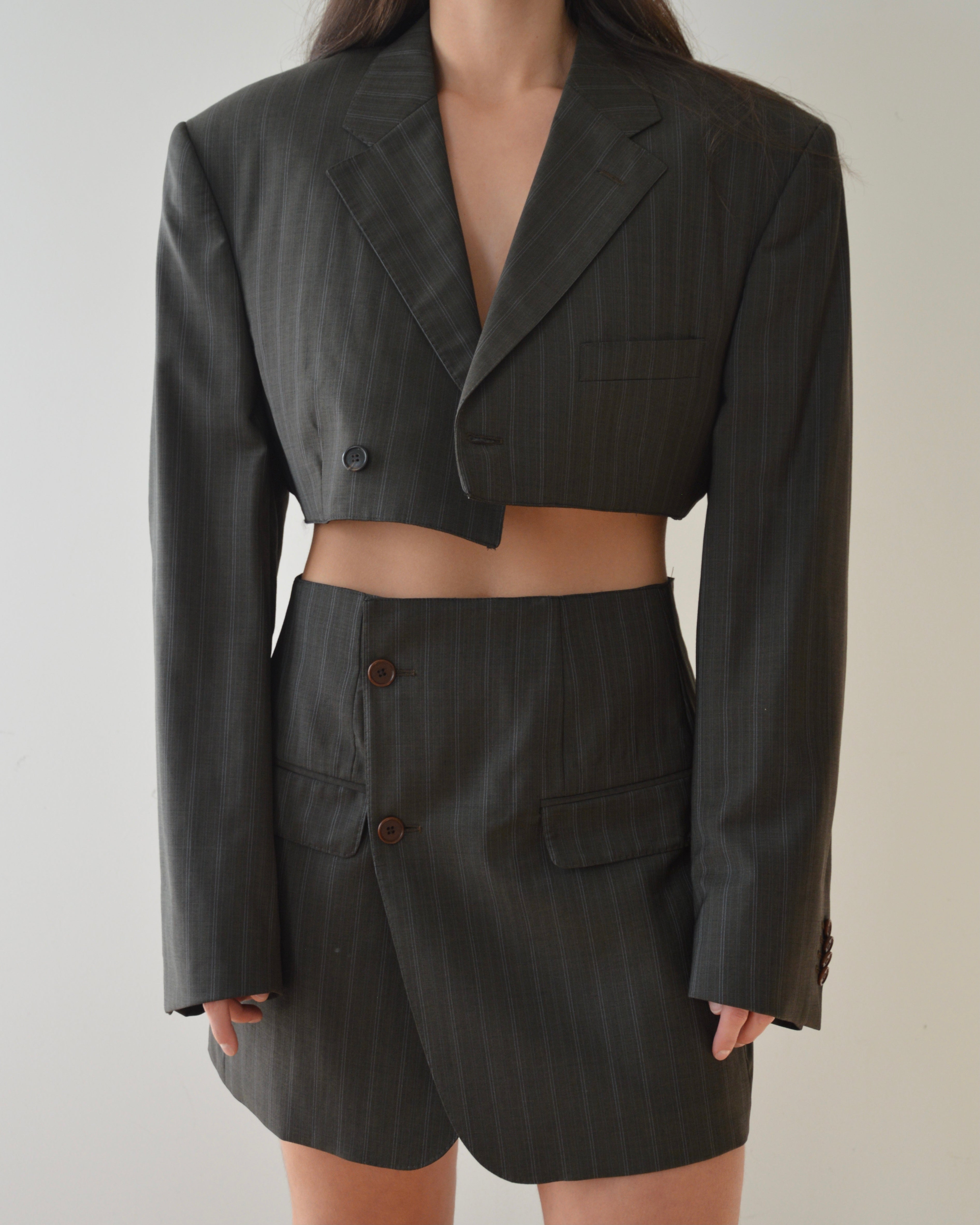 Blaset - greenish brown buttons