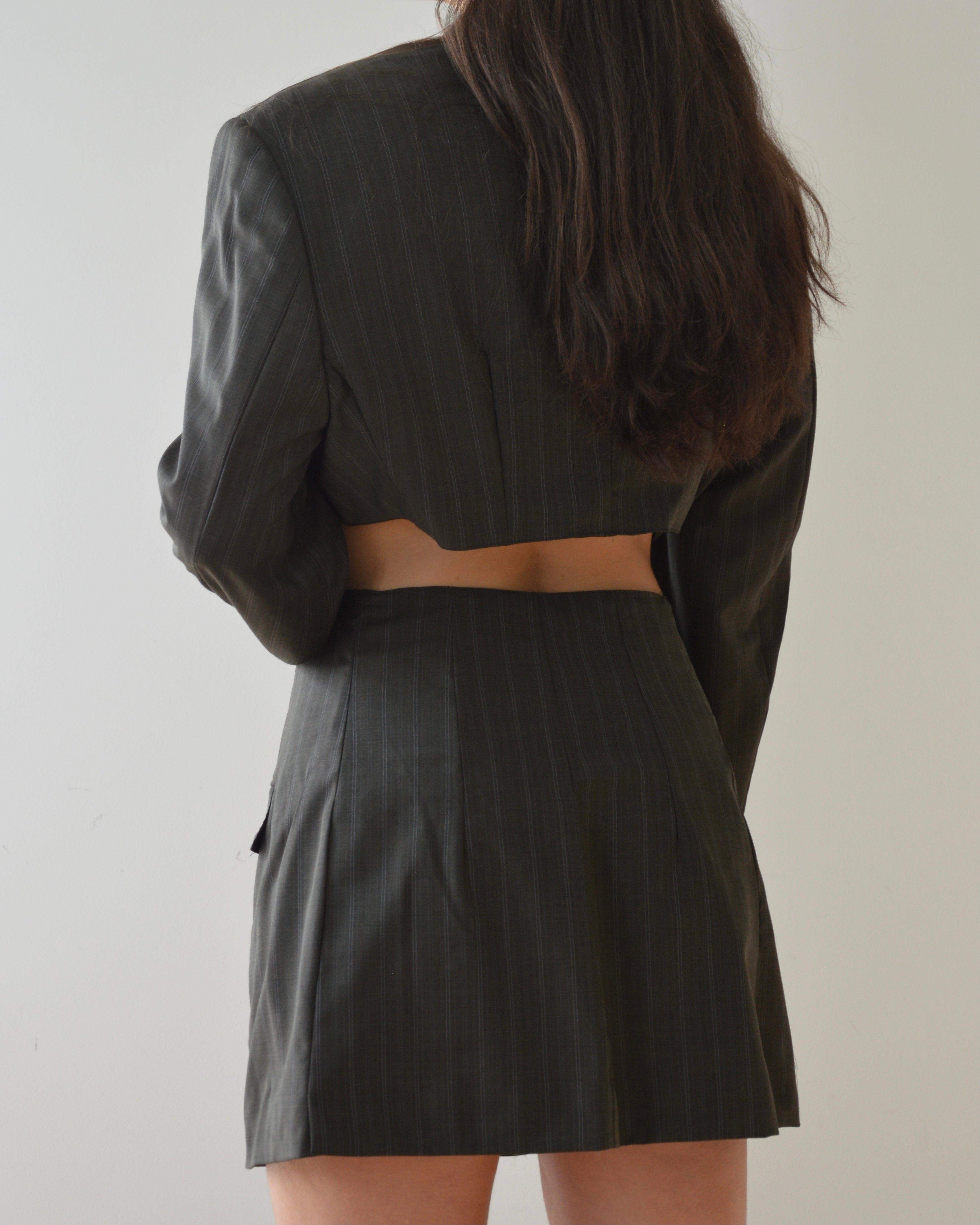 Blaset - greenish brown buttons